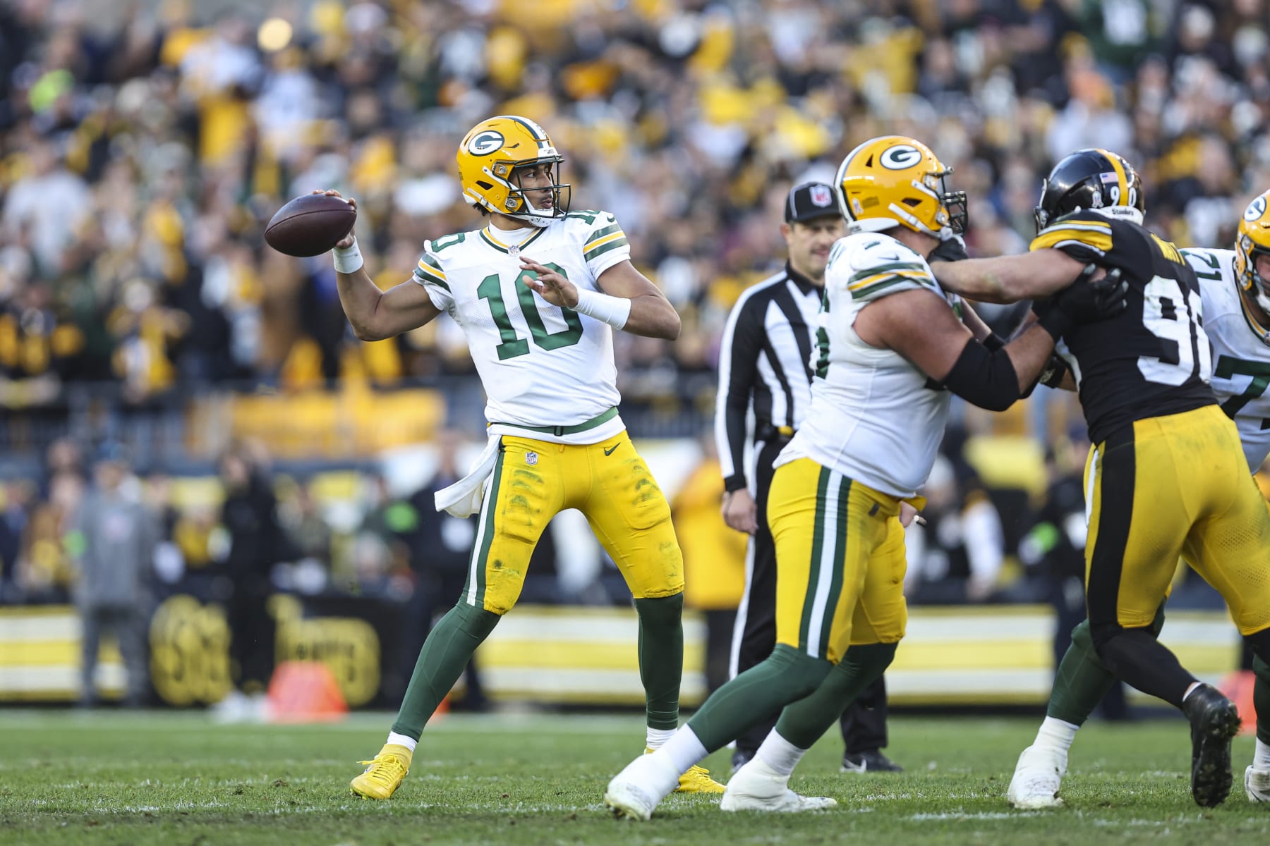 PITTSBURGH, PA - NOVEMBER 12: Jordan Love #10 of the Green Bay Packers throws the ball during an NFL football game against the Pittsburgh Steelers at Acrisure Stadium on November 12, 2023 in Pittsburgh, Pennsylvania. (Photo by Perry Knotts/Getty Images)