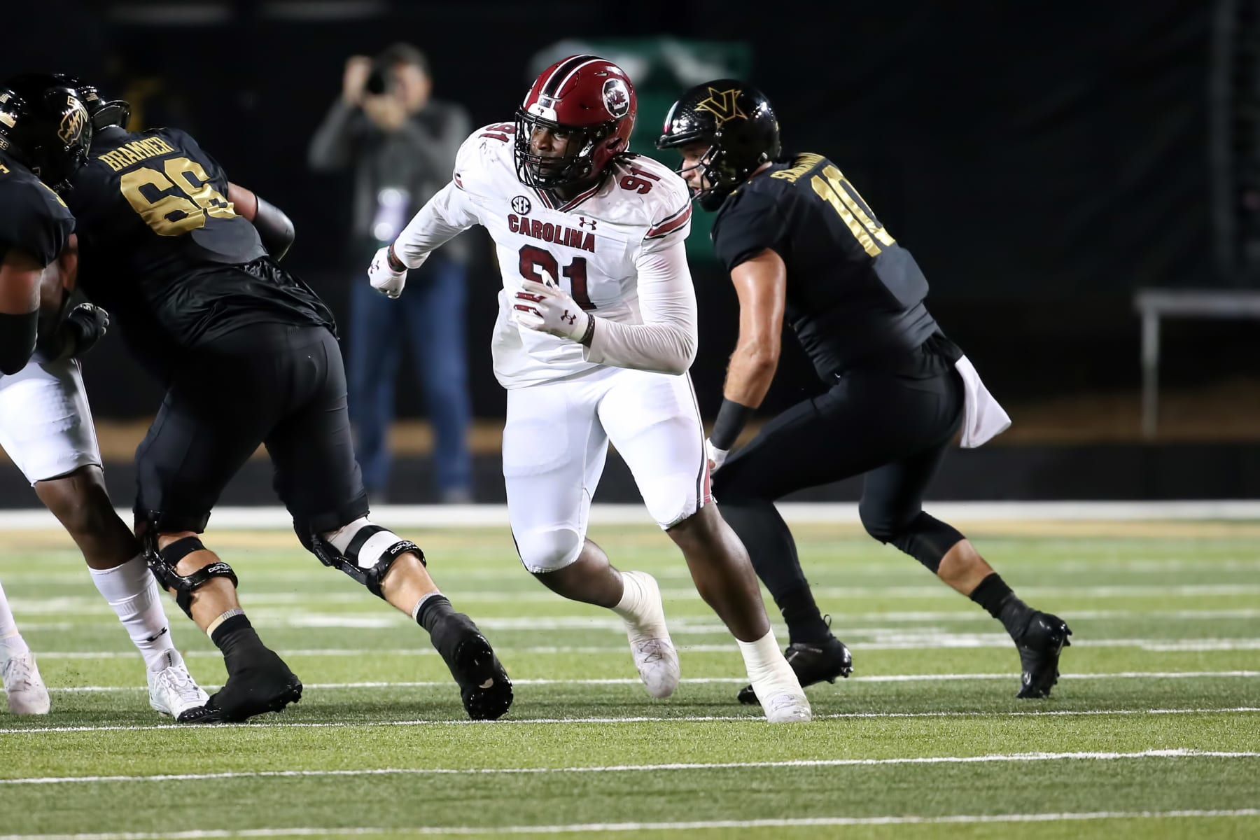 NASHVILLE, VA - NOVEMBER 05:  South Carolina Gamecocks defensive lineman Tonka Hemingway (91) during the game between the Vanderbilt Commodores and the South Carolina Gamecocks on November 5, 2022 at FirstBank Stadium in Nashville, Tennessee. (Photo by Michael Wade/Icon Sportswire via Getty Images)