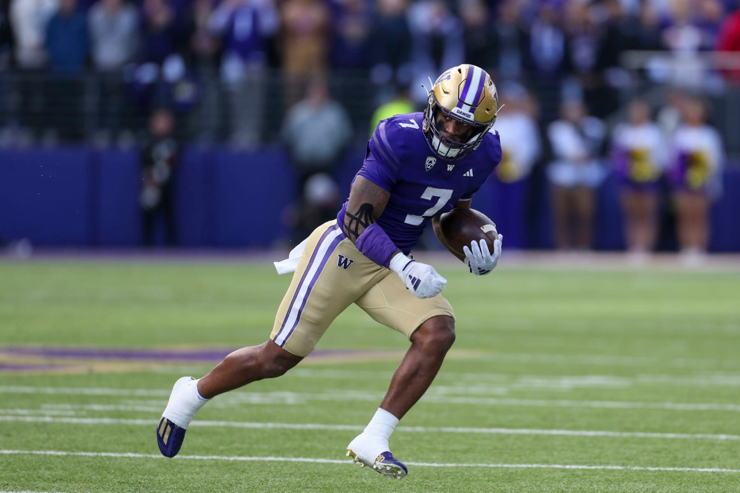 SEATTLE, WA - NOVEMBER 11: Washington #7 (RB) Dillon Johnson during a college football game between the Washington Huskies and the Utah Utes on November 11, 2023, at Husky Stadium in Seattle, WA. (Photo by Jesse Beals/Icon Sportswire via Getty Images)