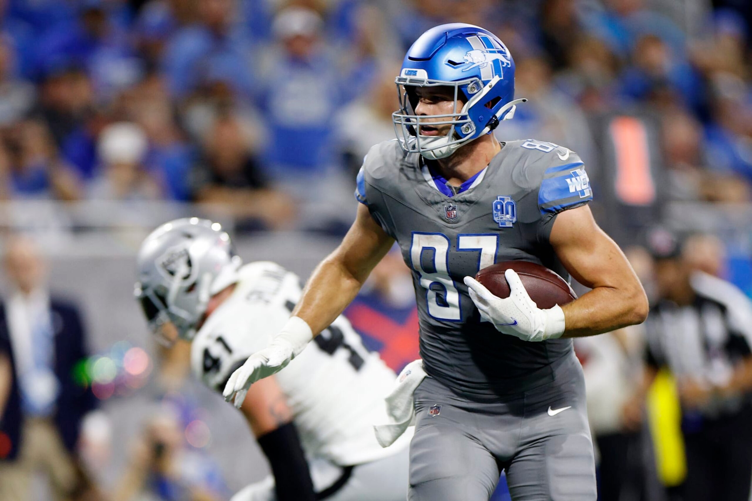 DETROIT, MICHIGAN - OCTOBER 30:  Sam LaPorta #87 of the Detroit Lions scores a touchdown in the second quarter against the Las Vegas Raiders at Ford Field on October 30, 2023 in Detroit, Michigan. (Photo by Mike Mulholland/Getty Images)