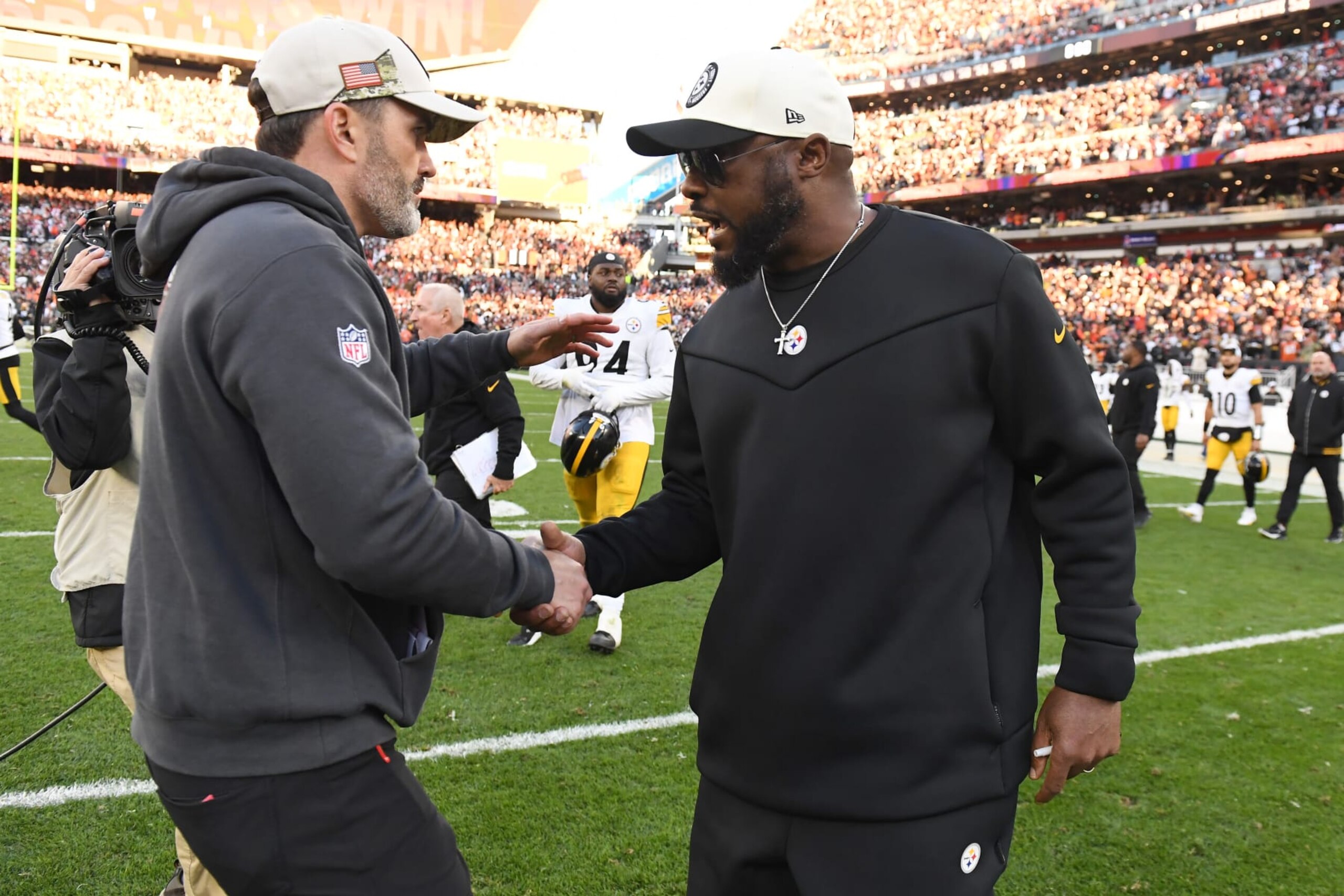 Browns head coach Kevin Stefanski and Steelers head coach Mike Tomlin