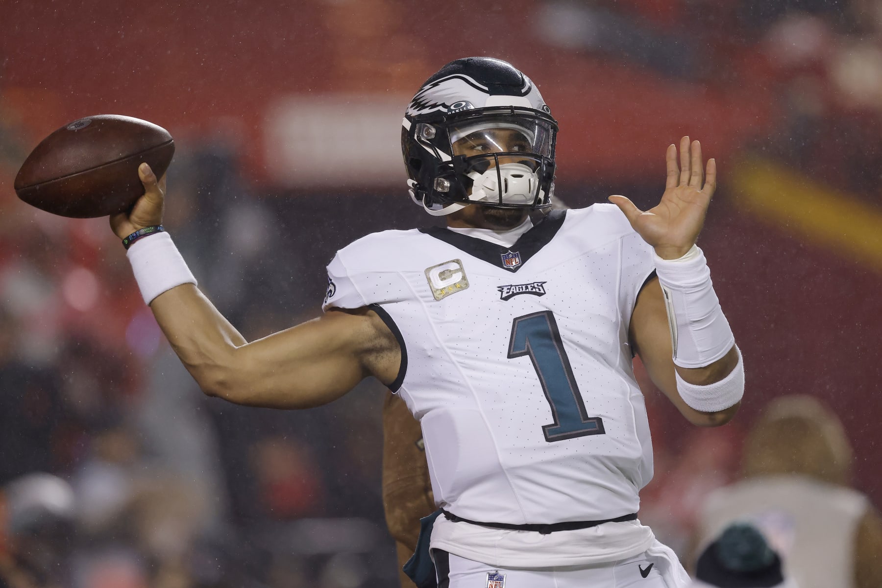 KANSAS CITY, MISSOURI - NOVEMBER 20: Jalen Hurts #1 of the Philadelphia Eagles warms up before their game against the Kansas City Chiefs at GEHA Field at Arrowhead Stadium on November 20, 2023 in Kansas City, Missouri. (Photo by David Eulitt/Getty Images)