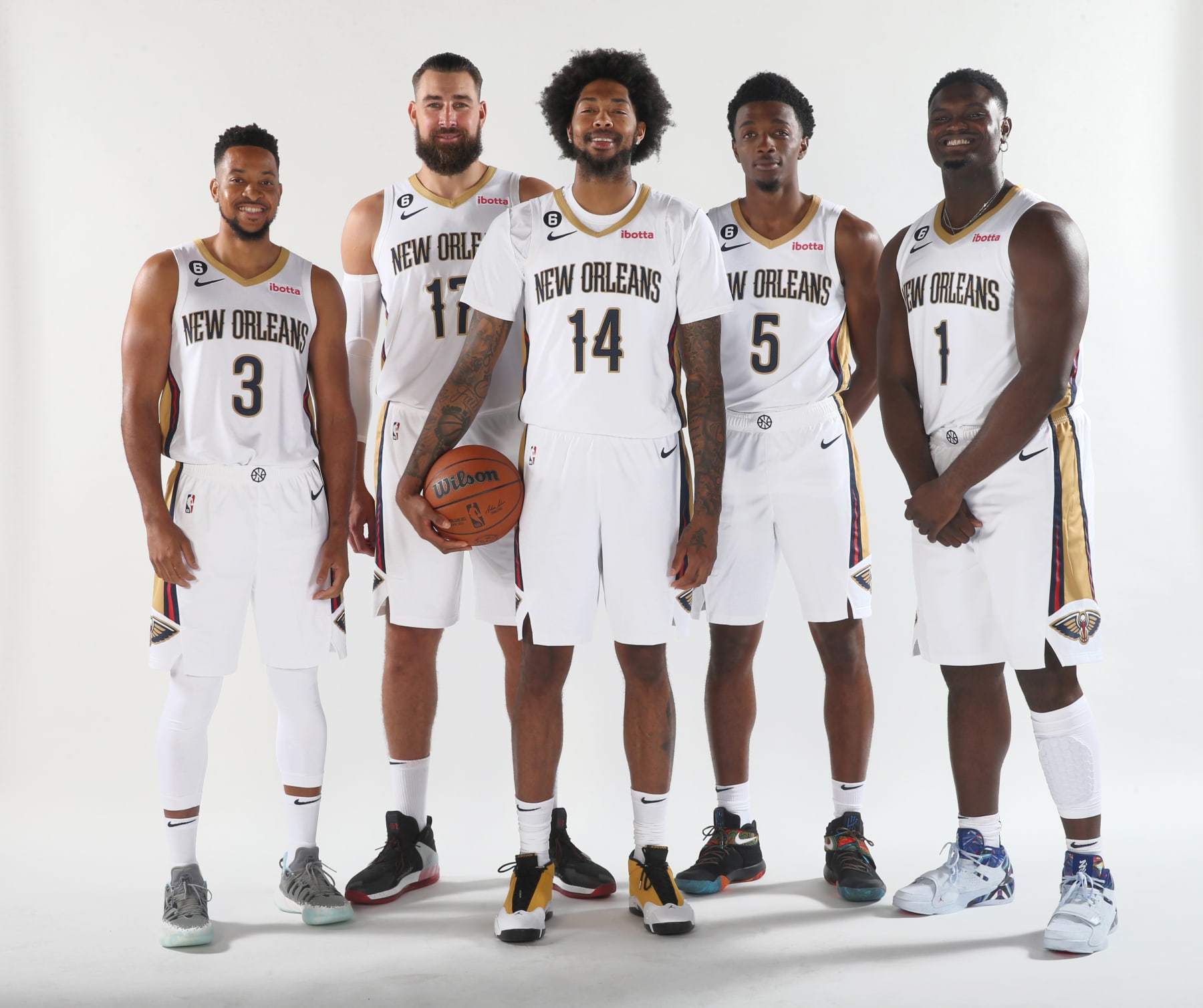 NEW ORLEANS, LA - SEPTEMBER 26: CJ McCollum #3, Jonas Valanciunas #17, Brandon Ingram #14, Herbert Jones #5, and Zion Williamson #1 of the New Orleans Pelicans pose for a photograph in New Orleans, Louisiana. NOTE TO USER: User expressly acknowledges and agrees that, by downloading and or using this Photograph, user is consenting to the terms and conditions of the Getty Images License Agreement. Mandatory Copyright Notice: Copyright 2022 NBAE (Photo by Layne Murdoch Jr./NBAE via Getty Images)
