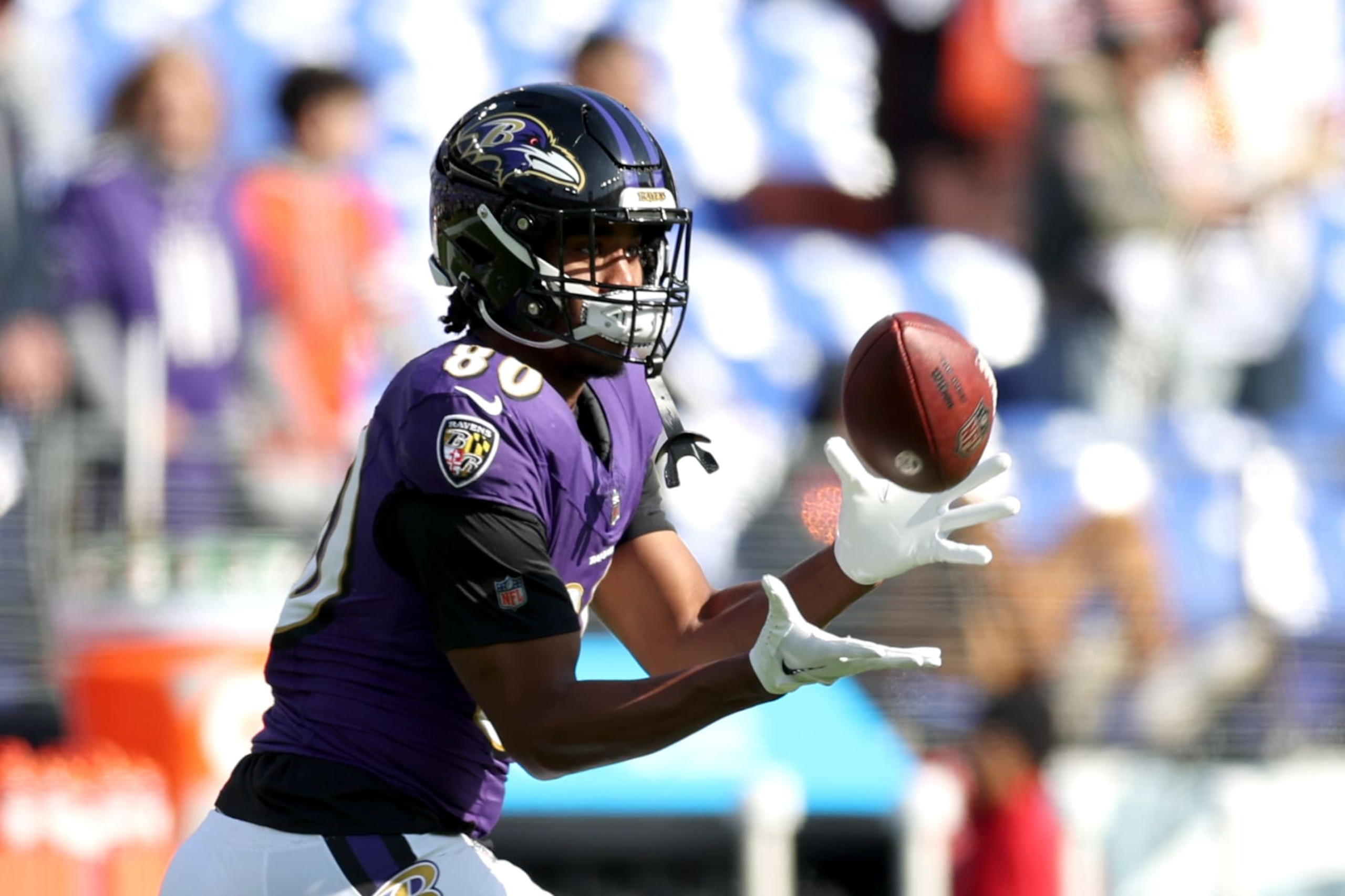 BALTIMORE, MARYLAND - NOVEMBER 12: Isaiah Likely #80 of the Baltimore Ravens warms up before the game against the Cleveland Browns at M&T Bank Stadium on November 12, 2023 in Baltimore, Maryland. (Photo by Todd Olszewski/Getty Images)