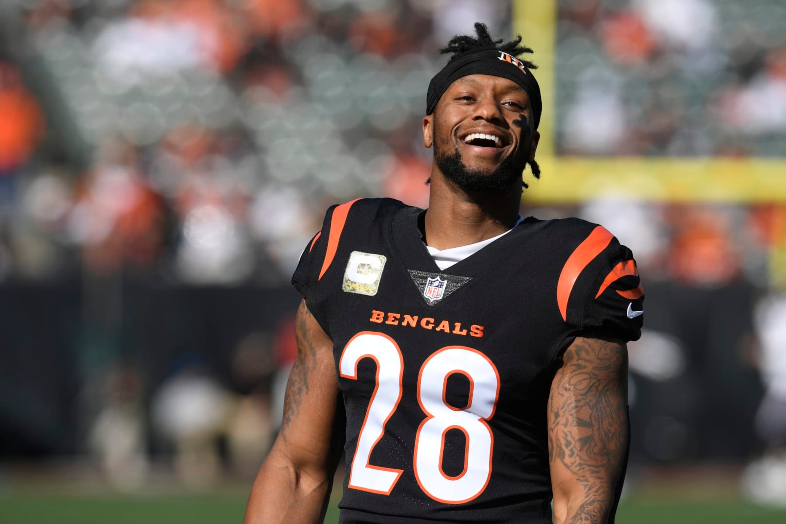 CINCINNATI, OH - NOVEMBER 12: Cincinnati Bengals Half Back Joe Mixon (28) warms up for the NFL football game between the Houston Texans and the Cincinnati Bengals on November 12, 2023, at Paycor Stadium in Cincinnati, Ohio. (Photo by Michael Allio/Icon Sportswire via Getty Images)