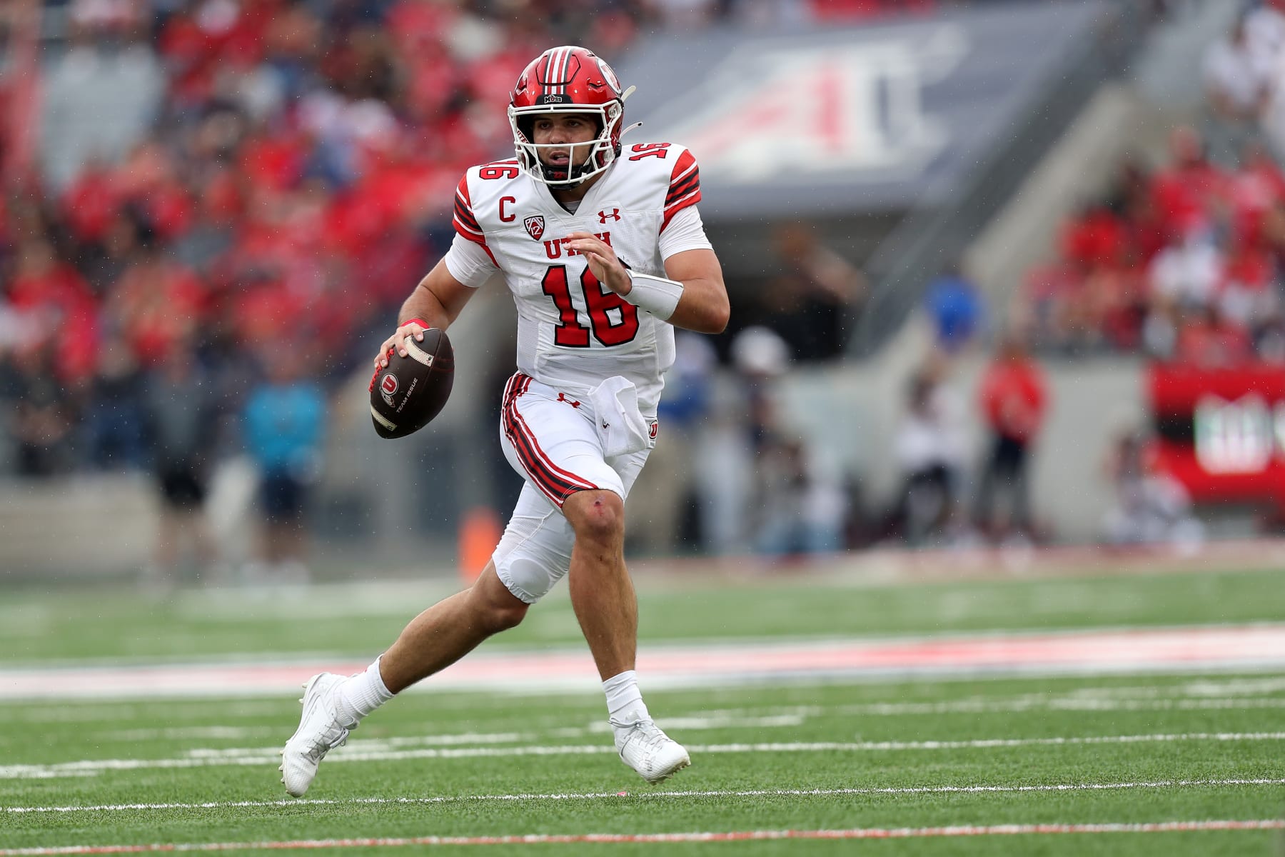 TUCSON, AZ - NOVEMBER 18:  Utah Utes quarterback Bryson Barnes #16 during the first half of a football game between the Utah Utes and the University of Arizona Wildcats on November 18, 2023 at Arizona Stadium in Tucson, AZ. (Photo by Christopher Hook/Icon Sportswire via Getty Images)