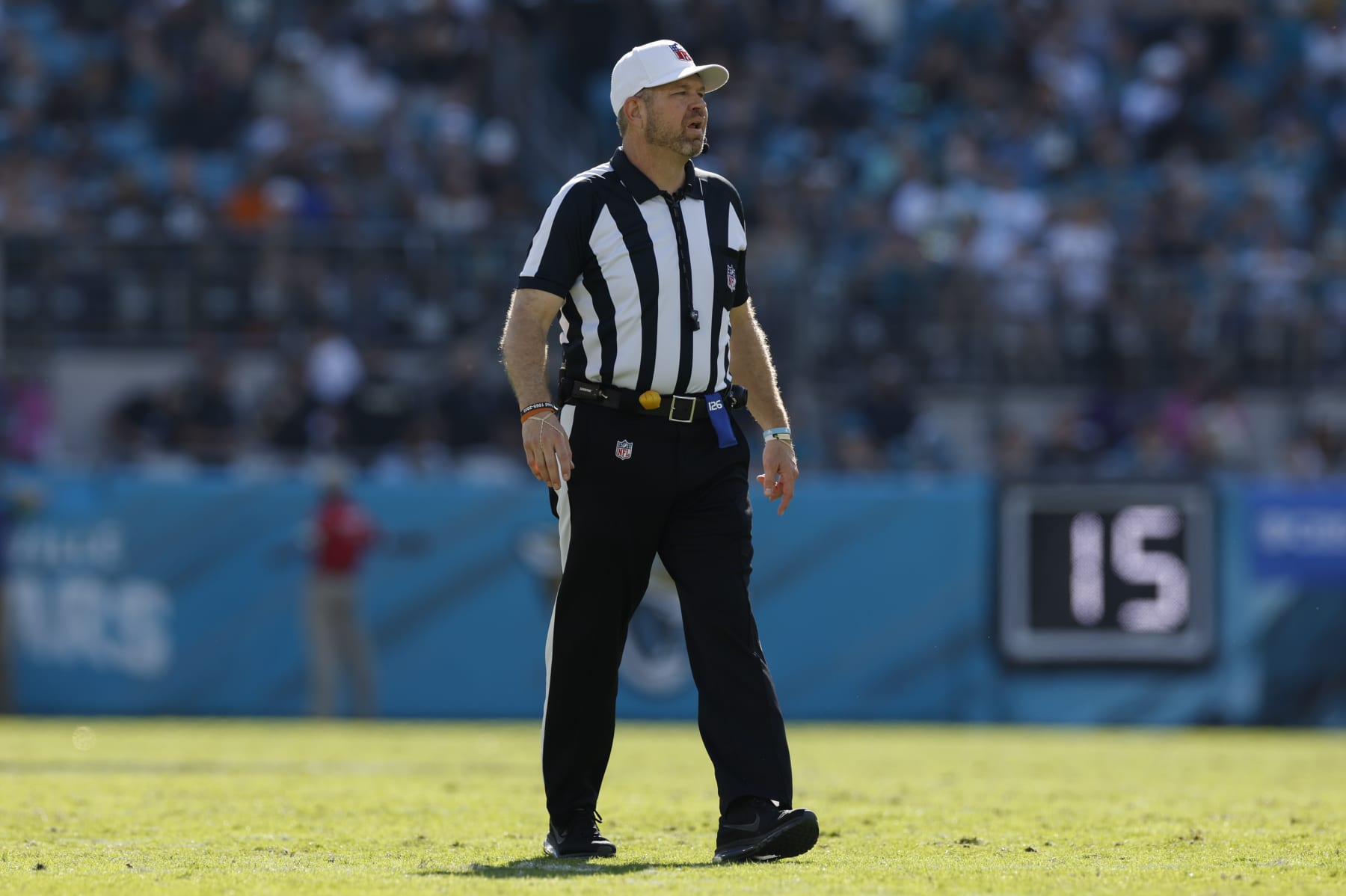 JACKSONVILLE, FL - NOVEMBER 19: Referee Brad Rogers (126) during the game between the Jacksonville Jaguars and the Tennessee Titans on November 19, 2023 at EverBank Stadium in Jacksonville, Fl. (Photo by David Rosenblum/Icon Sportswire via Getty Images)