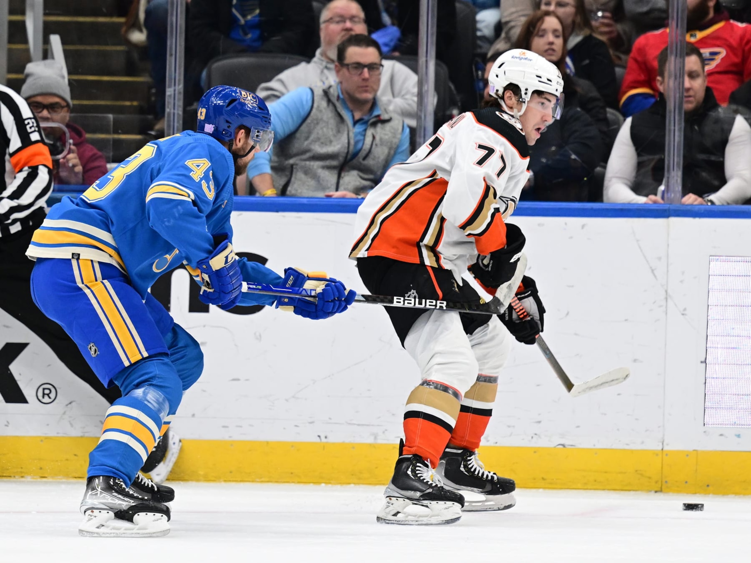 ST. LOUIS, MO - NOVEMBER 19: Anaheim Ducks rightwing Frank Vatrano (77) skates with the puck as St. Louis Blues defenseman Calle Rosen (43) defends during the Anaheim Ducks game versus the St. Louis Blues on November 19, 2022, at Enterprise Center in St. Louis, MO. (Photo by Keith Gillett/Icon Sportswire via Getty Images)
