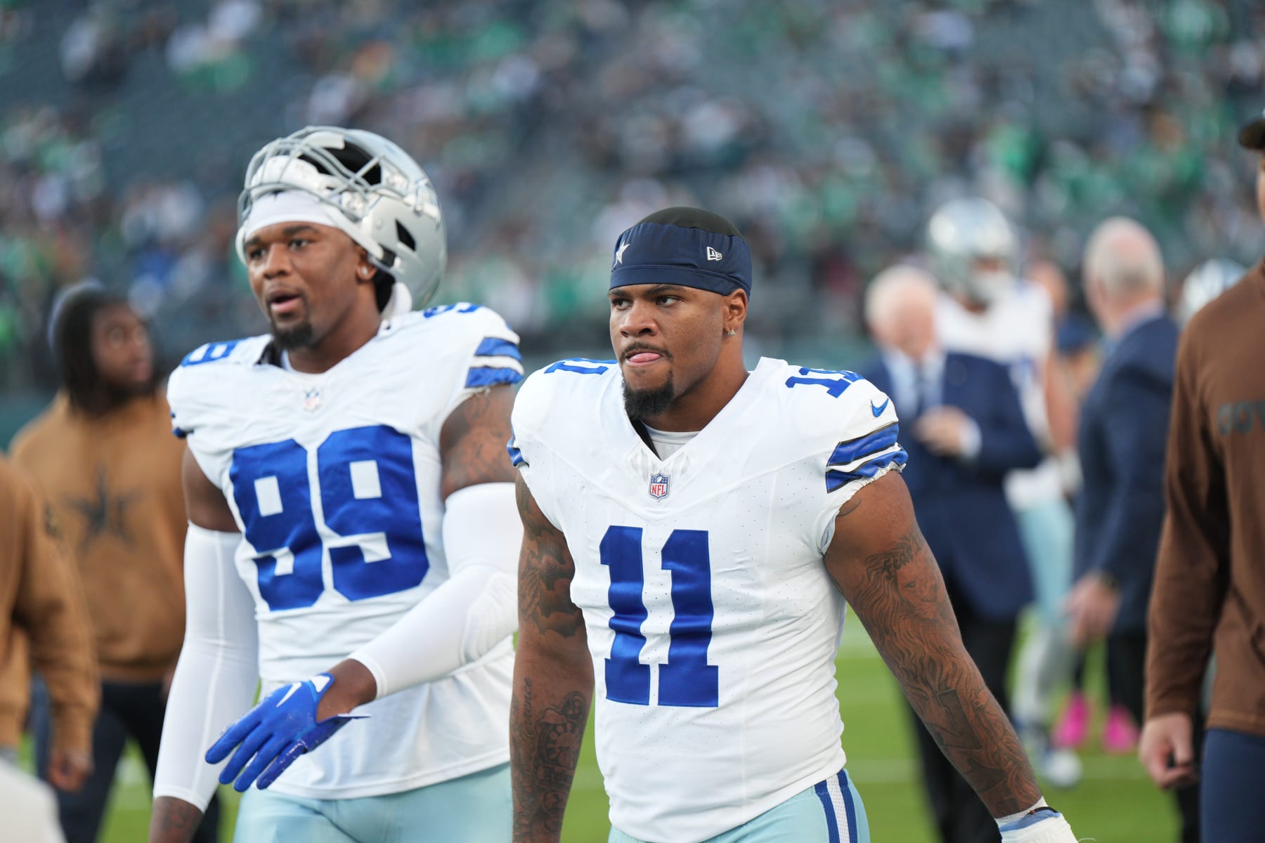 PHILADELPHIA, PA - NOVEMBER 05: Dallas Cowboys linebacker Micah Parsons (11) looks on during the game between the Dallas Cowboys and the Philadelphia Eagles on November 5, 2023 at Lincoln Financial Field. (Photo by Andy Lewis/Icon Sportswire via Getty Images)