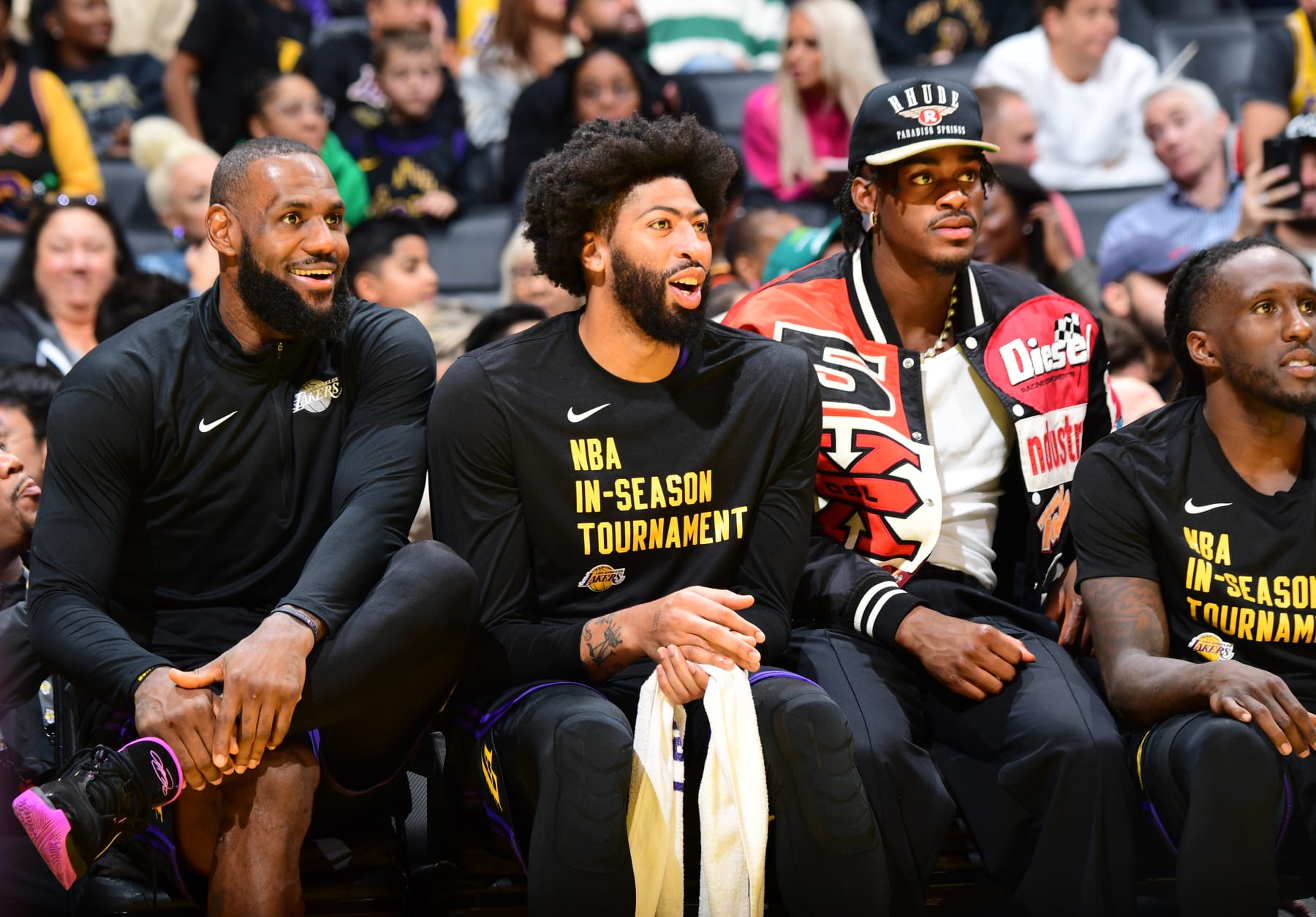 LOS ANGELES, CA - NOVEMBER 14: Los Angeles Lakers react to a play during the game against the Memphis Grizzlies during the In-Season Tournament on November 14, 2023 at Crypto.Com Arena in Los Angeles, California. NOTE TO USER: User expressly acknowledges and agrees that, by downloading and/or using this Photograph, user is consenting to the terms and conditions of the Getty Images License Agreement. Mandatory Copyright Notice: Copyright 2023 NBAE (Photo by Adam Pantozzi/NBAE via Getty Images)