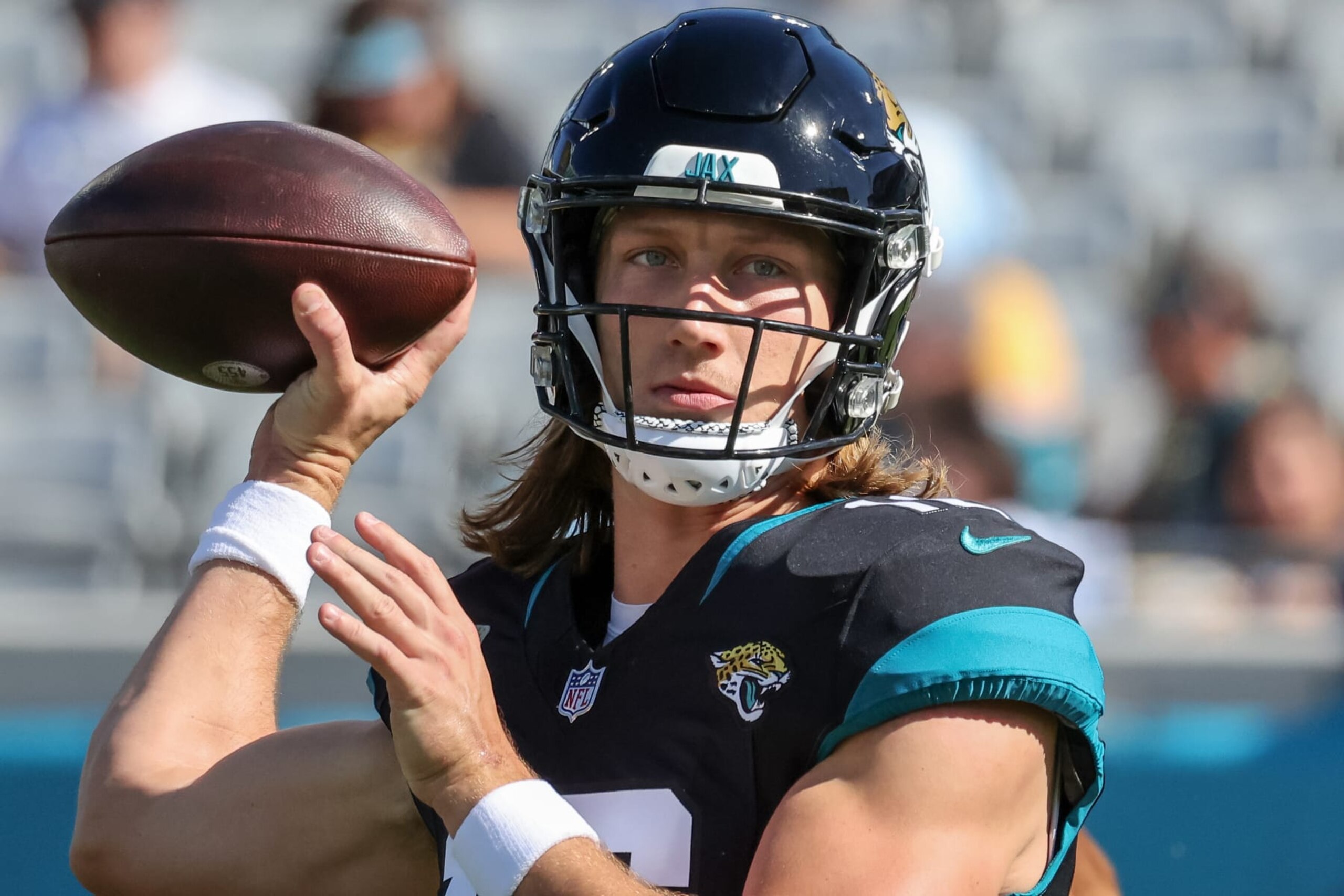 JACKSONVILLE, FLORIDA - NOVEMBER 19: Trevor Lawrence #16 of the Jacksonville Jaguars against the Tennessee Titans during the game at EverBank Field on November 19, 2023 in Jacksonville, Florida. (Photo by Mike Carlson/Getty Images)