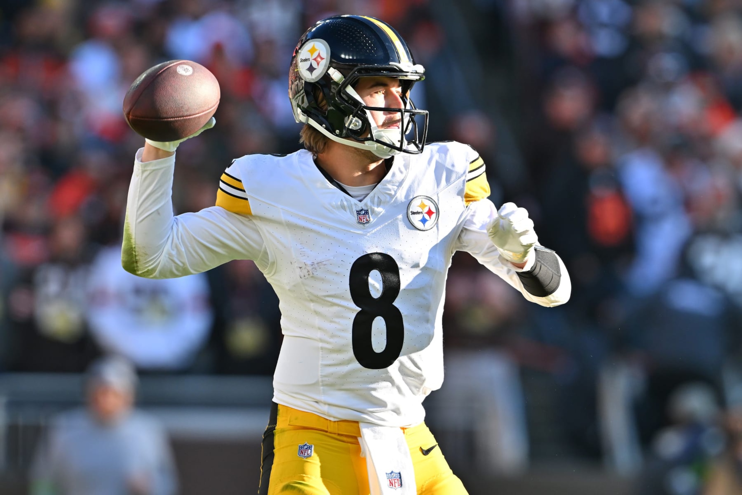 CLEVELAND, OHIO - NOVEMBER 19: Kenny Pickett #8 of the Pittsburgh Steelers throws a pass in the third quarter against the Cleveland Browns at Cleveland Browns Stadium on November 19, 2023 in Cleveland, Ohio. (Photo by Jason Miller/Getty Images)