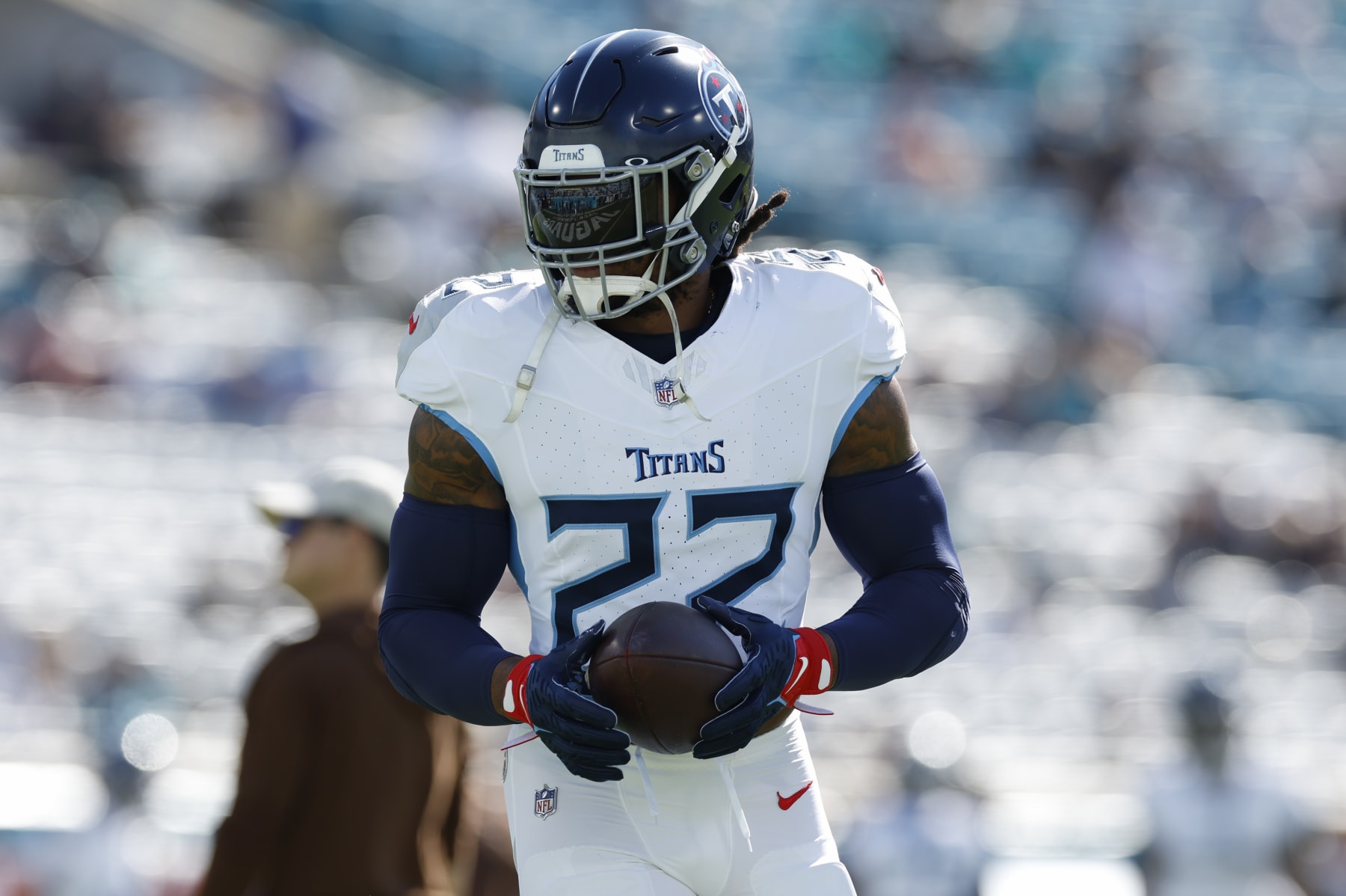 JACKSONVILLE, FL - NOVEMBER 19: Tennessee Titans running back Derrick Henry (22) before the game between the Jacksonville Jaguars and the Tennessee Titans on November 19, 2023 at EverBank Stadium in Jacksonville, Fl. (Photo by David Rosenblum/Icon Sportswire via Getty Images)