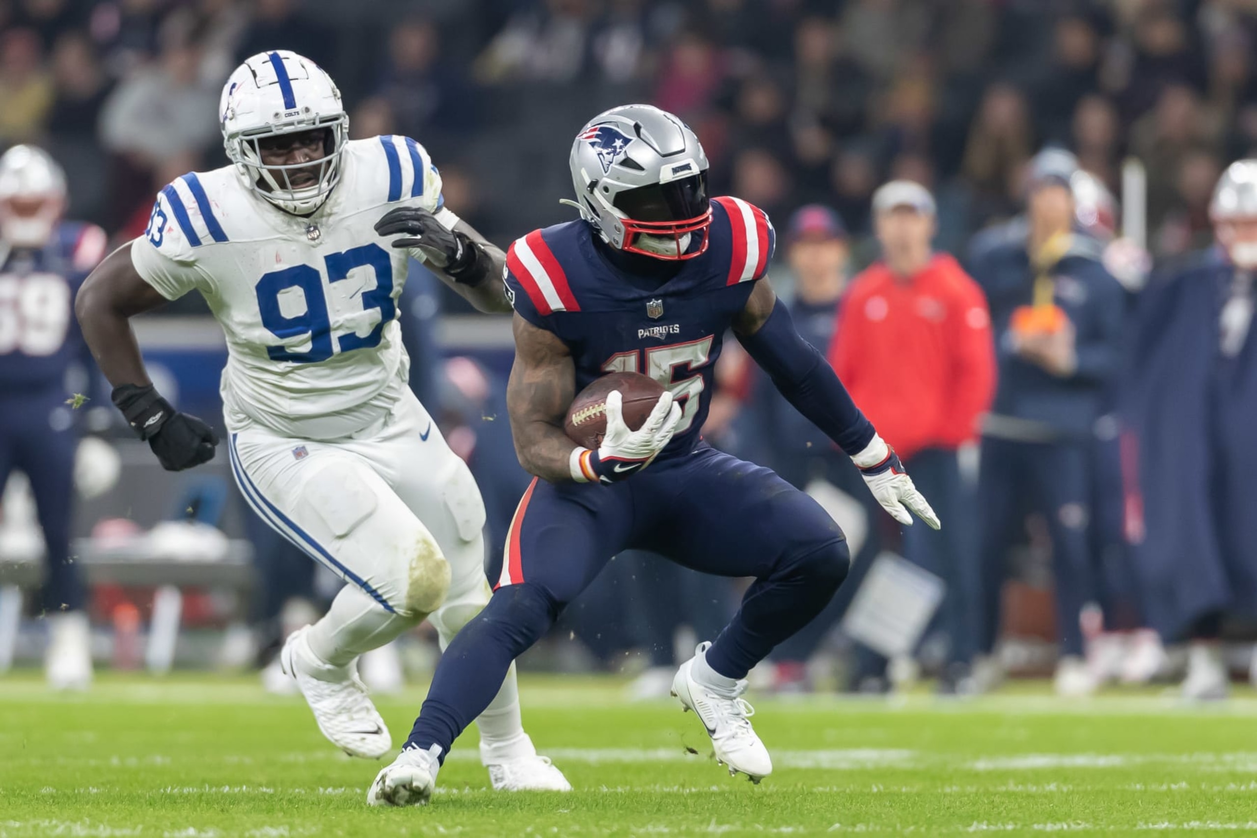 FRANKFURT AM MAIN, GERMANY - NOVEMBER 12: Ezekiel Elliott of New England Patriots controls the ball during the NFL match between Indianapolis Colts and New England Patriots at Deutsche Bank Park on November 12, 2023 in Frankfurt am Main, Germany. (Photo by Mario Hommes/DeFodi Images via Getty Images)