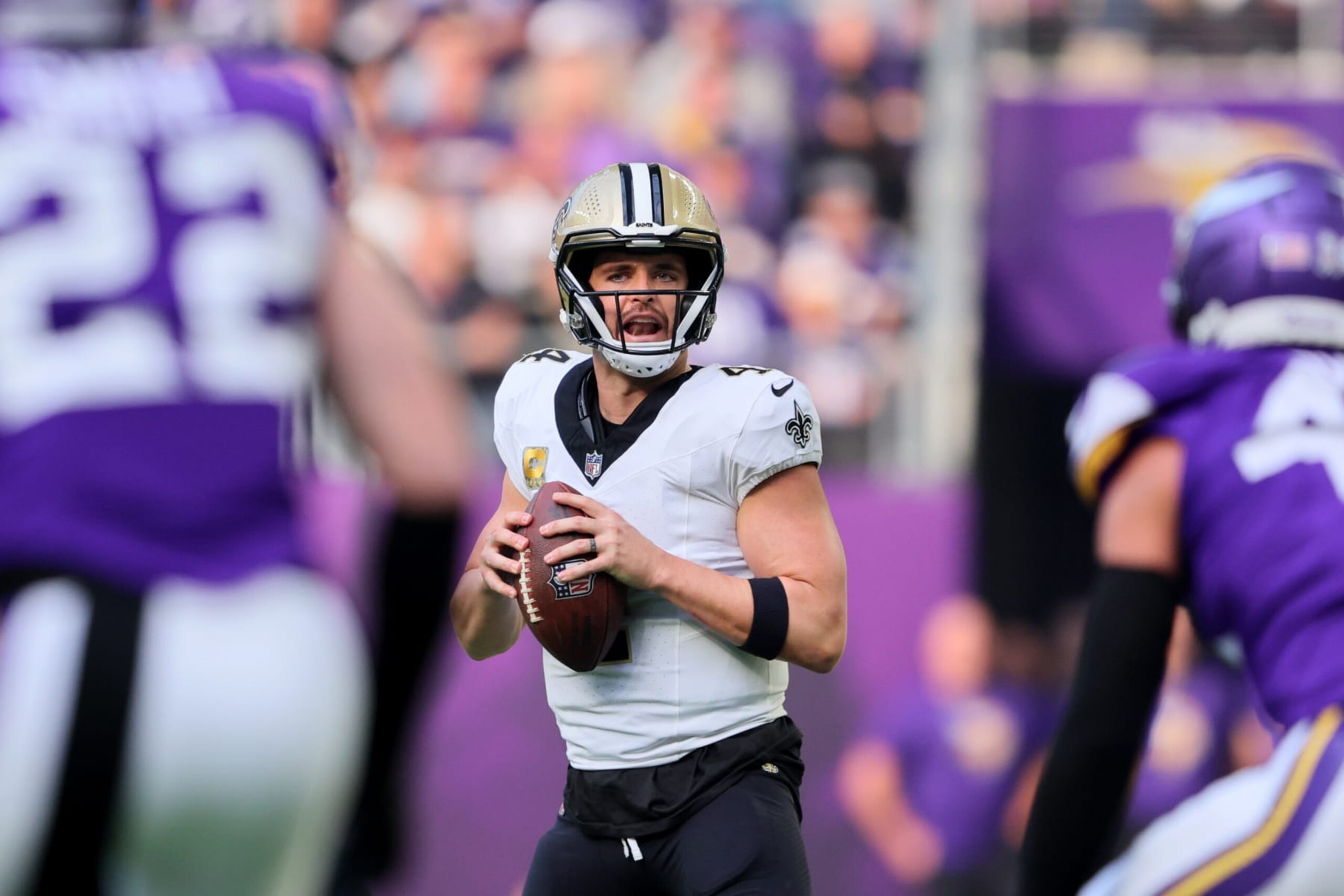MINNEAPOLIS, MINNESOTA - NOVEMBER 12: Derek Carr #4 of the New Orleans Saints looks to pass against the Minnesota Vikings during the first quarter at U.S. Bank Stadium on November 12, 2023 in Minneapolis, Minnesota. (Photo by Adam Bettcher/Getty Images)