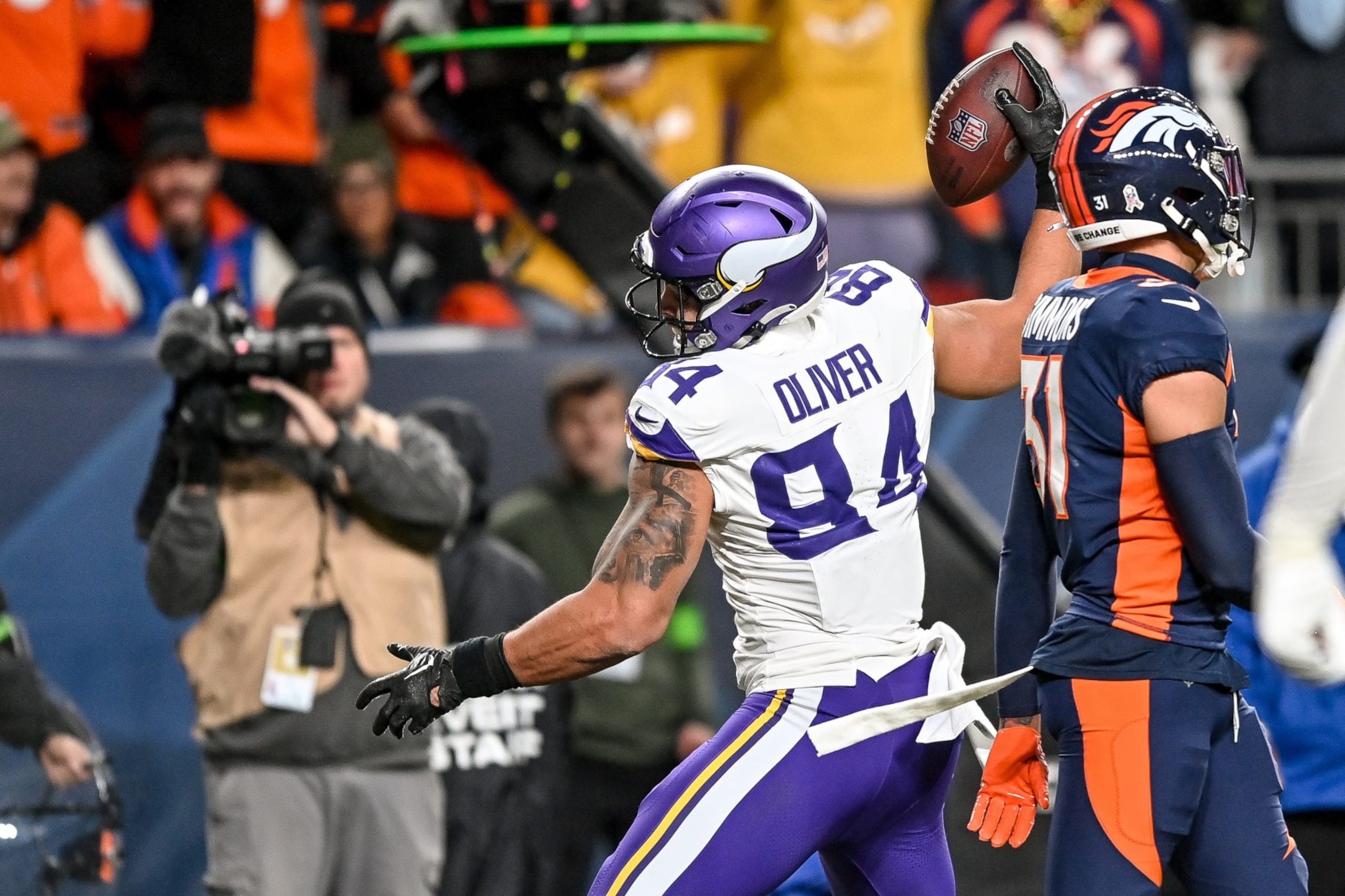 Vikings TE Josh Oliver