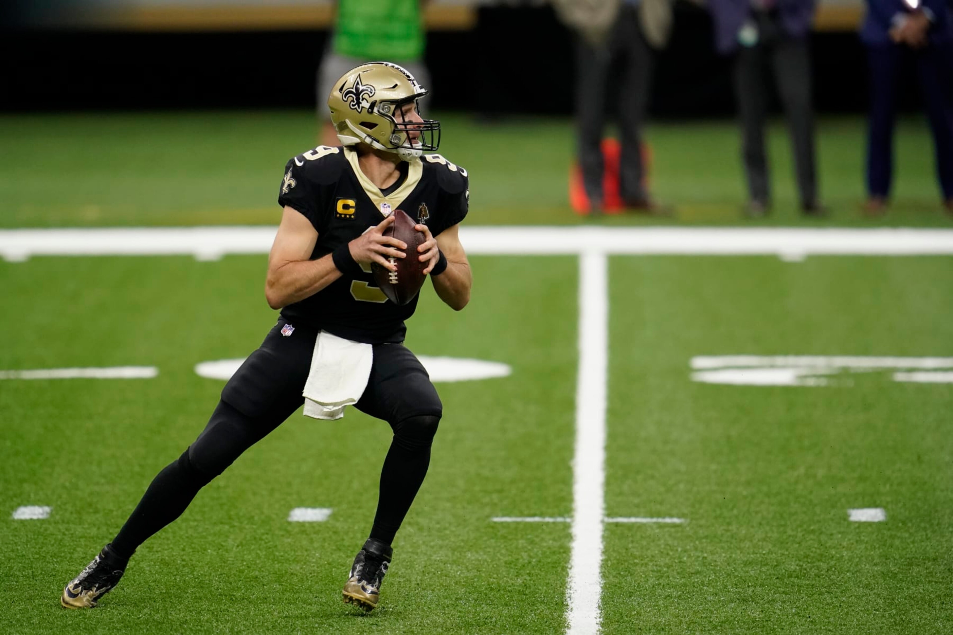 NEW ORLEANS, LOUISIANA - NOVEMBER 15: Drew Brees #9 of the New Orleans Saints drops back to pass during an NFL game against the San Francisco 49ers at Mercedes-Benz Superdome on November 15, 2020 in New Orleans, Louisiana. (Photo by Cooper Neill/Getty Images) NEW ORLEANS, LOUISIANA - NOVEMBER 15: Drew Brees #9 of the New Orleans Saints drops back to pass during an NFL game against the San Francisco 49ers at Mercedes-Benz Superdome on November 15, 2020 in New Orleans, Louisiana. (Photo by Cooper Neill/Getty Images)
