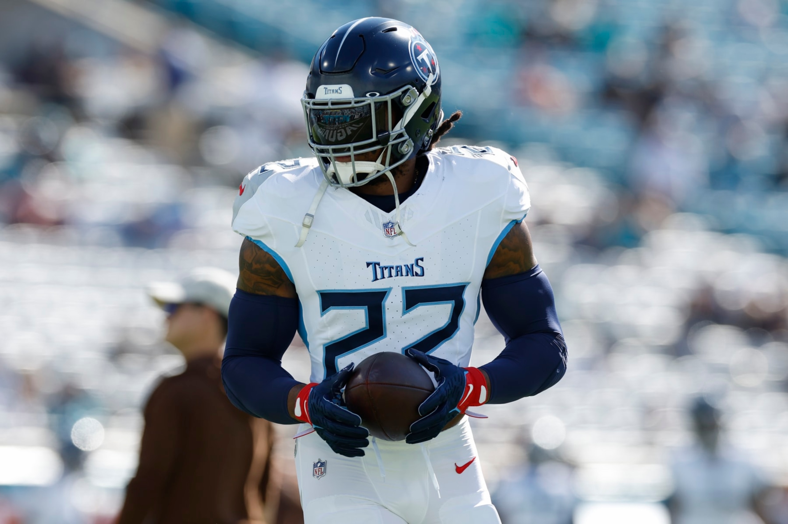JACKSONVILLE, FL - NOVEMBER 19: Tennessee Titans running back Derrick Henry (22) before the game between the Jacksonville Jaguars and the Tennessee Titans on November 19, 2023 at EverBank Stadium in Jacksonville, Fl. (Photo by David Rosenblum/Icon Sportswire via Getty Images)