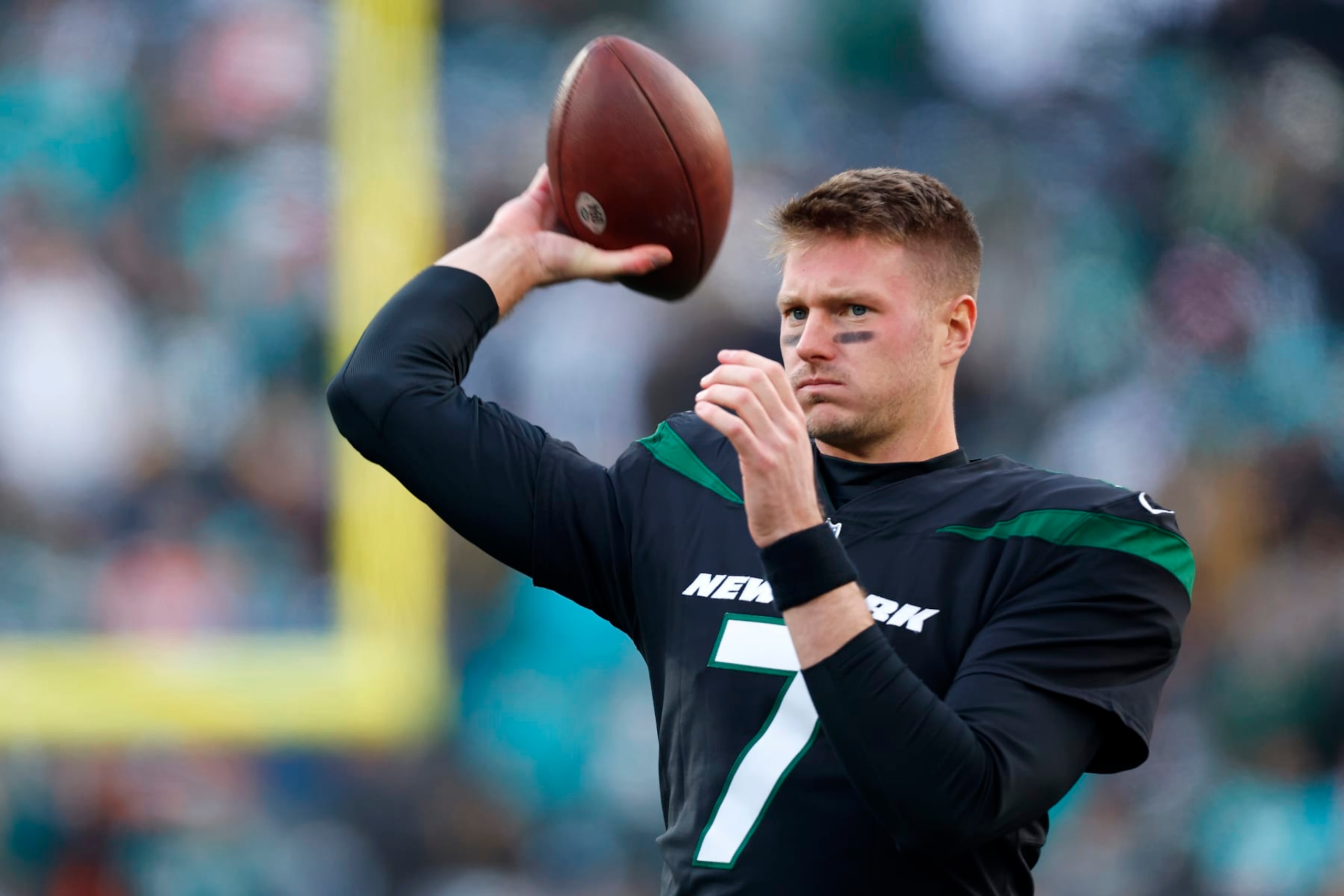 EAST RUTHERFORD, NEW JERSEY - NOVEMBER 24: Tim Boyle #7 of the New York Jets warms up prior to the game against the Miami Dolphins at MetLife Stadium on November 24, 2023 in East Rutherford, New Jersey. (Photo by Rich Schultz/Getty Images)