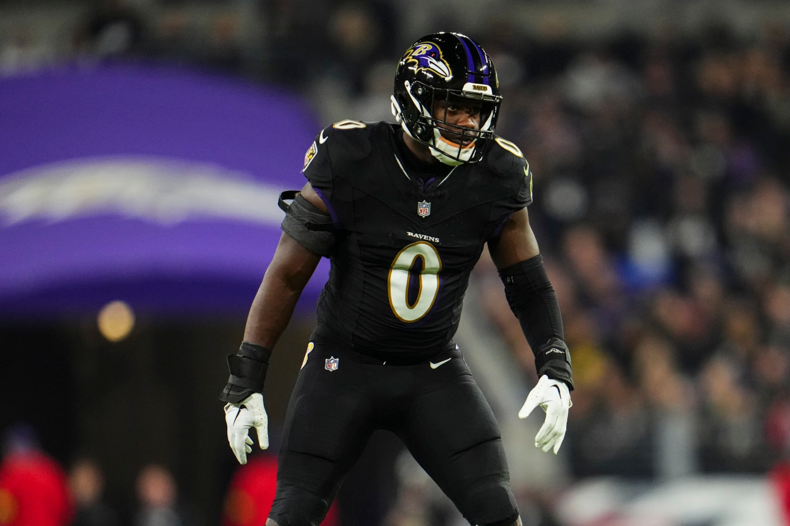 BALTIMORE, MD - NOVEMBER 16: Roquan Smith #0 of the Baltimore Ravens sets up during an NFL football game against the Cincinnati Bengals at M&T Bank Stadium on November 16, 2023 in Baltimore, Maryland. (Photo by Cooper Neill/Getty Images)
