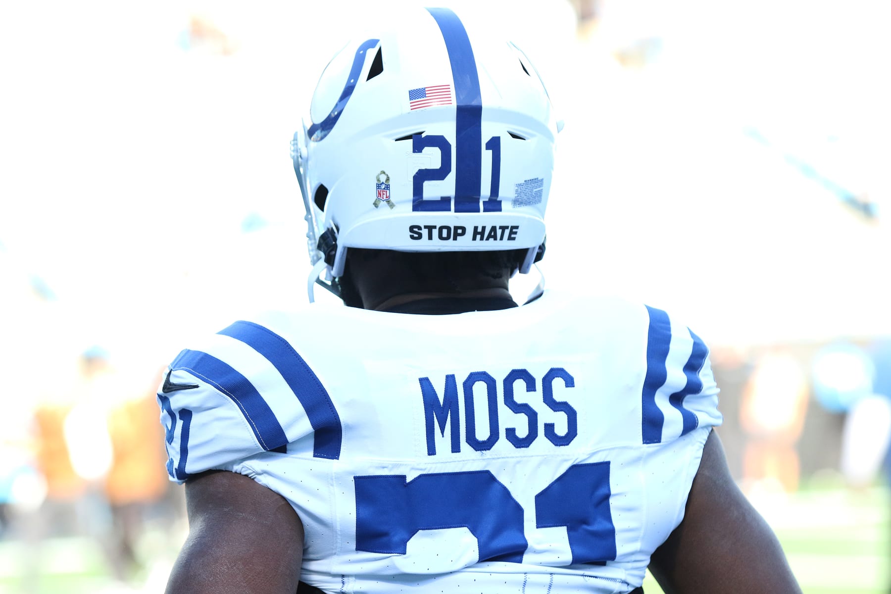 CHARLOTTE, NC - NOVEMBER 05: Indianapolis Colts running back Zack Moss (21) during a NFL football game between the Indianapolis Colts and the Carolina Panthers on November 5, 2023 at Bank of America Stadium in Charlotte, N.C. (Photo by John Byrum/Icon Sportswire via Getty Images) CHARLOTTE, NC - NOVEMBER 05: Indianapolis Colts running back Zack Moss (21) during a NFL football game between the Indianapolis Colts and the Carolina Panthers on November 5, 2023 at Bank of America Stadium in Charlotte, N.C. (Photo by John Byrum/Icon Sportswire via Getty Images)