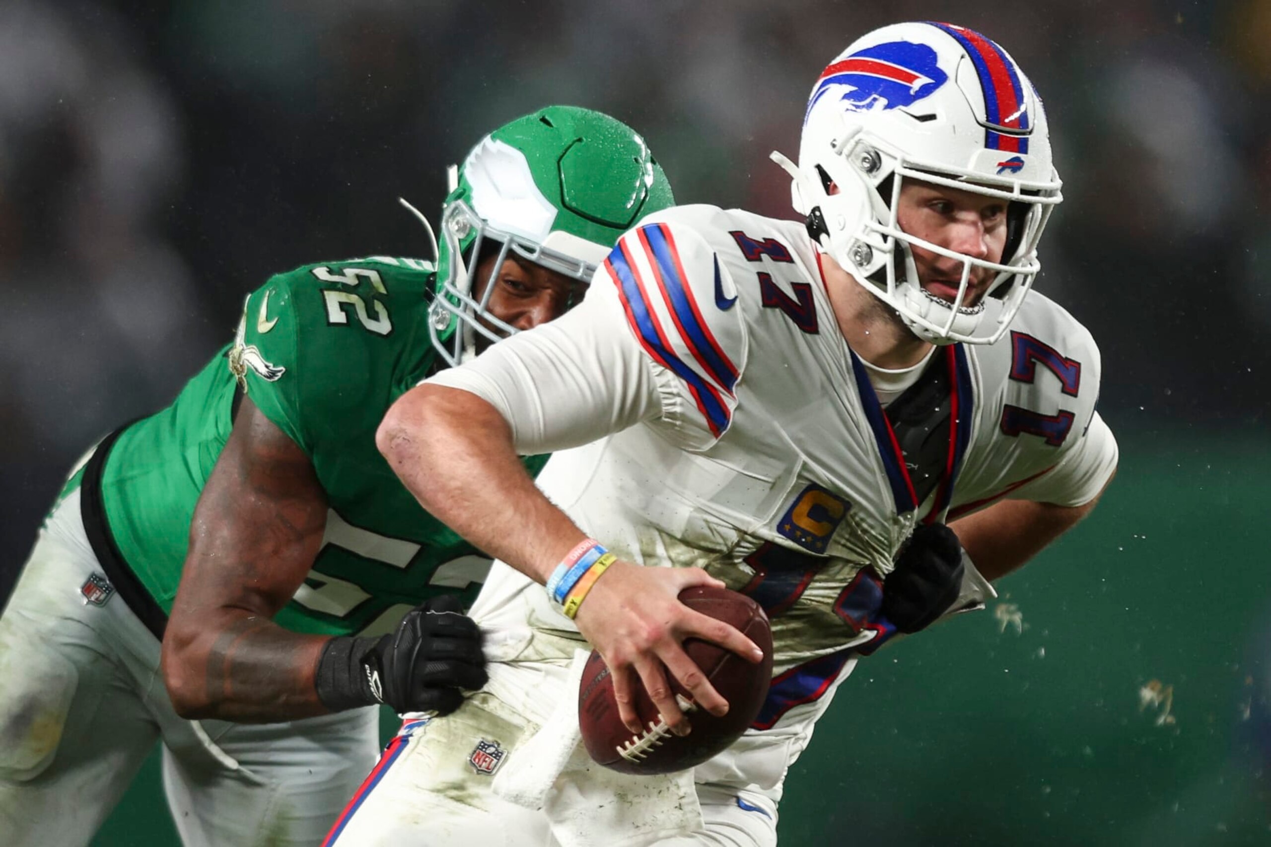 Josh Allen tries to run away from Eagles LB Zach Cunningham