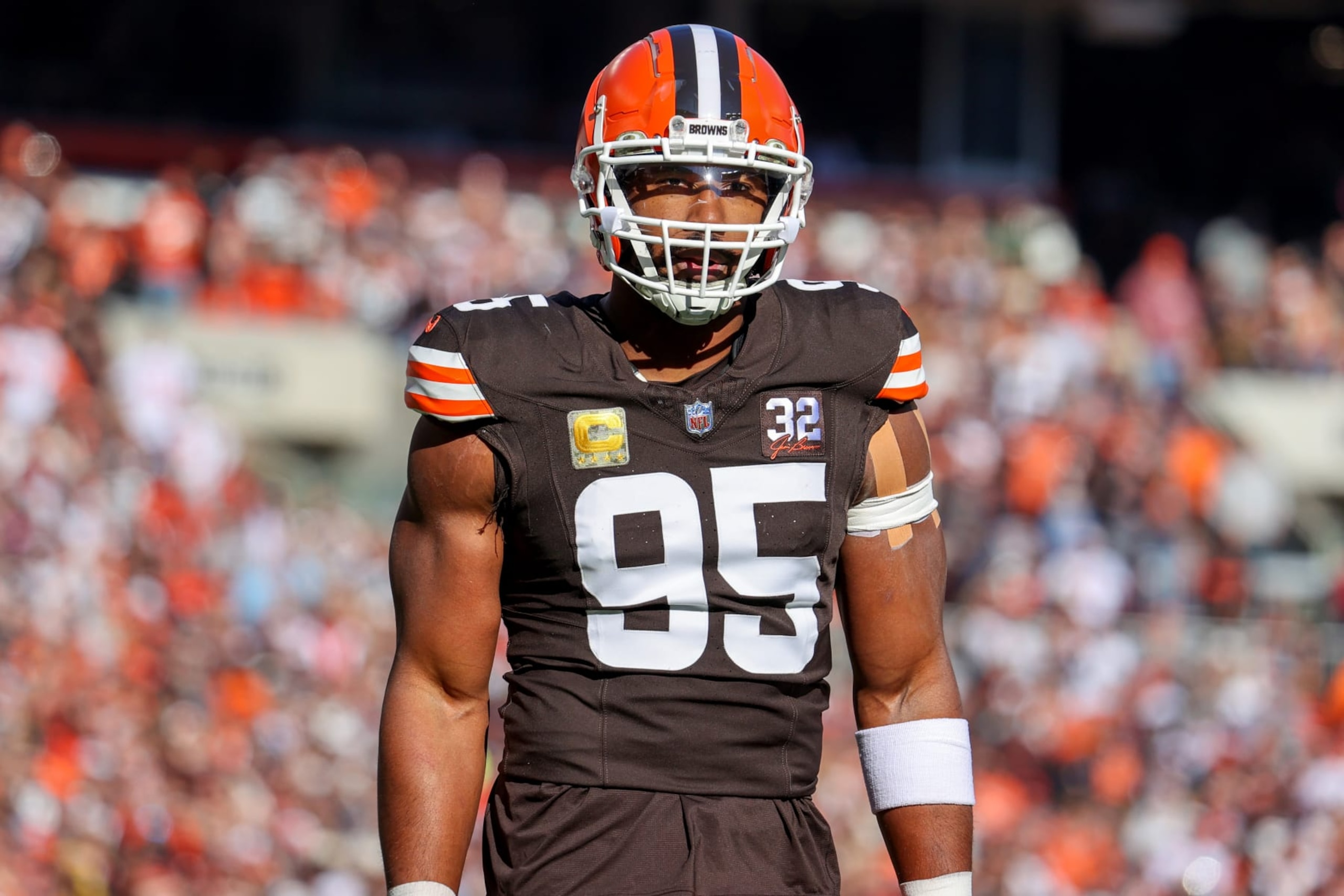 CLEVELAND, OH - NOVEMBER 19: Cleveland Browns defensive end Myles Garrett (95) on the field during the first quarter of the National Football League game between the Pittsburgh Steelers and Cleveland Browns on November 19, 2023, at Cleveland Browns Stadium in Cleveland, OH. (Photo by Frank Jansky/Icon Sportswire via Getty Images)