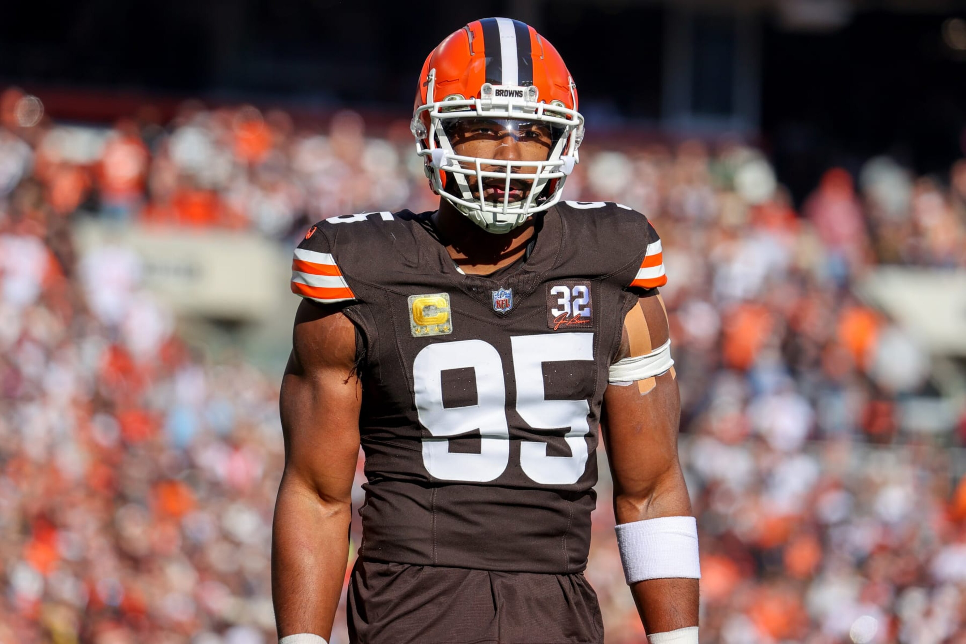 CLEVELAND, OH - NOVEMBER 19: Cleveland Browns defensive end Myles Garrett (95) on the field during the first quarter of the National Football League game between the Pittsburgh Steelers and Cleveland Browns on November 19, 2023, at Cleveland Browns Stadium in Cleveland, OH. (Photo by Frank Jansky/Icon Sportswire via Getty Images)