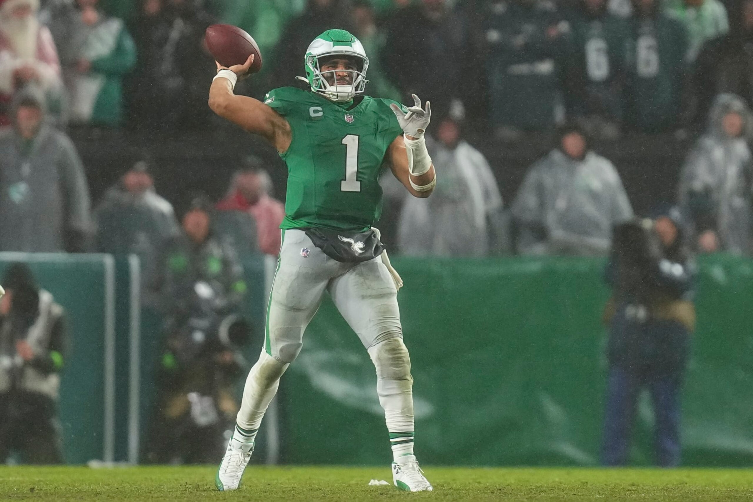 PHILADELPHIA, PENNSYLVANIA - NOVEMBER 26: Jalen Hurts #1 of the Philadelphia Eagles passes the ball against the Buffalo Bills at Lincoln Financial Field on November 26, 2023 in Philadelphia, Pennsylvania. (Photo by Mitchell Leff/Getty Images)