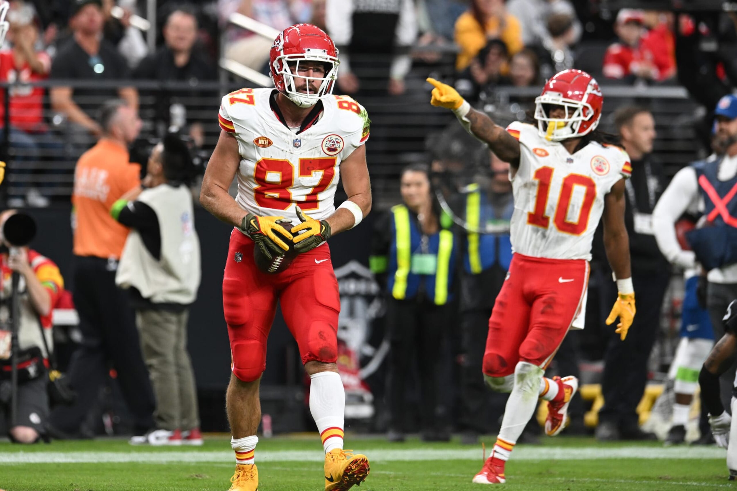 LAS VEGAS, NEVADA - NOVEMBER 26: Travis Kelce #87 of the Kansas City Chiefs reacts after a first down during the second quarter against the Las Vegas Raiders at Allegiant Stadium on November 26, 2023 in Las Vegas, Nevada. (Photo by Candice Ward/Getty Images)