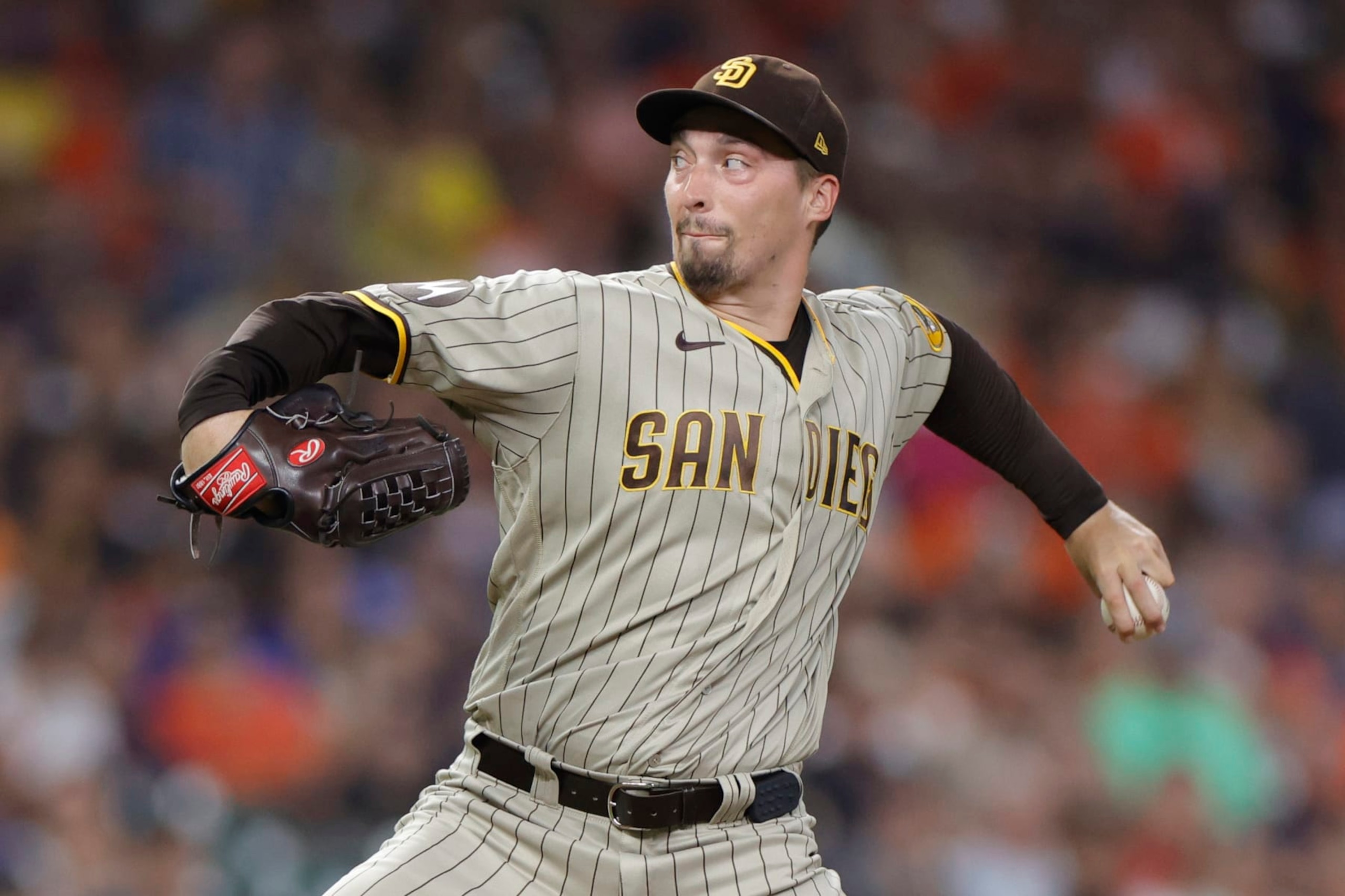 HOUSTON, TEXAS - SEPTEMBER 08: Blake Snell #4 of the San Diego Padres delivers during the second inning against the Houston Astros at Minute Maid Park on September 08, 2023 in Houston, Texas. (Photo by Carmen Mandato/Getty Images)