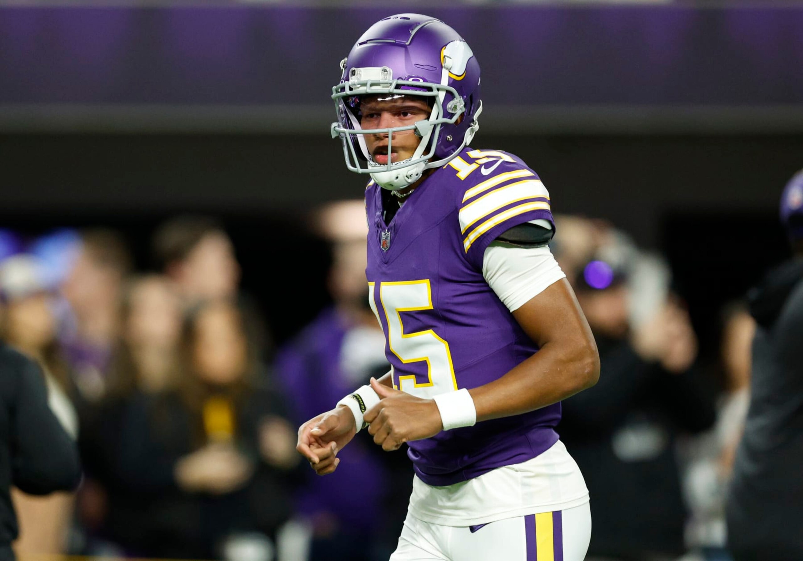 MINNEAPOLIS, MINNESOTA - NOVEMBER 27: Joshua Dobbs #15 of the Minnesota Vikings warms up prior to a game against the Chicago Bears at U.S. Bank Stadium on November 27, 2023 in Minneapolis, Minnesota. (Photo by David Berding/Getty Images)