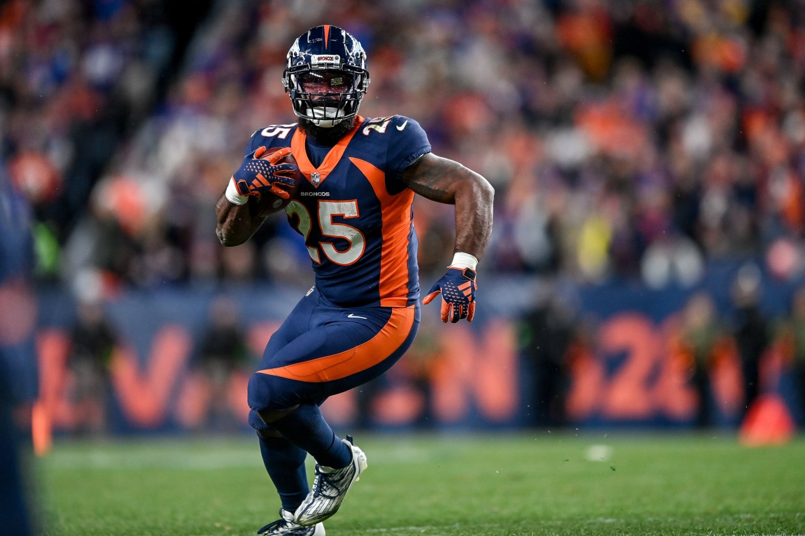 Broncos RB Samaje Perine