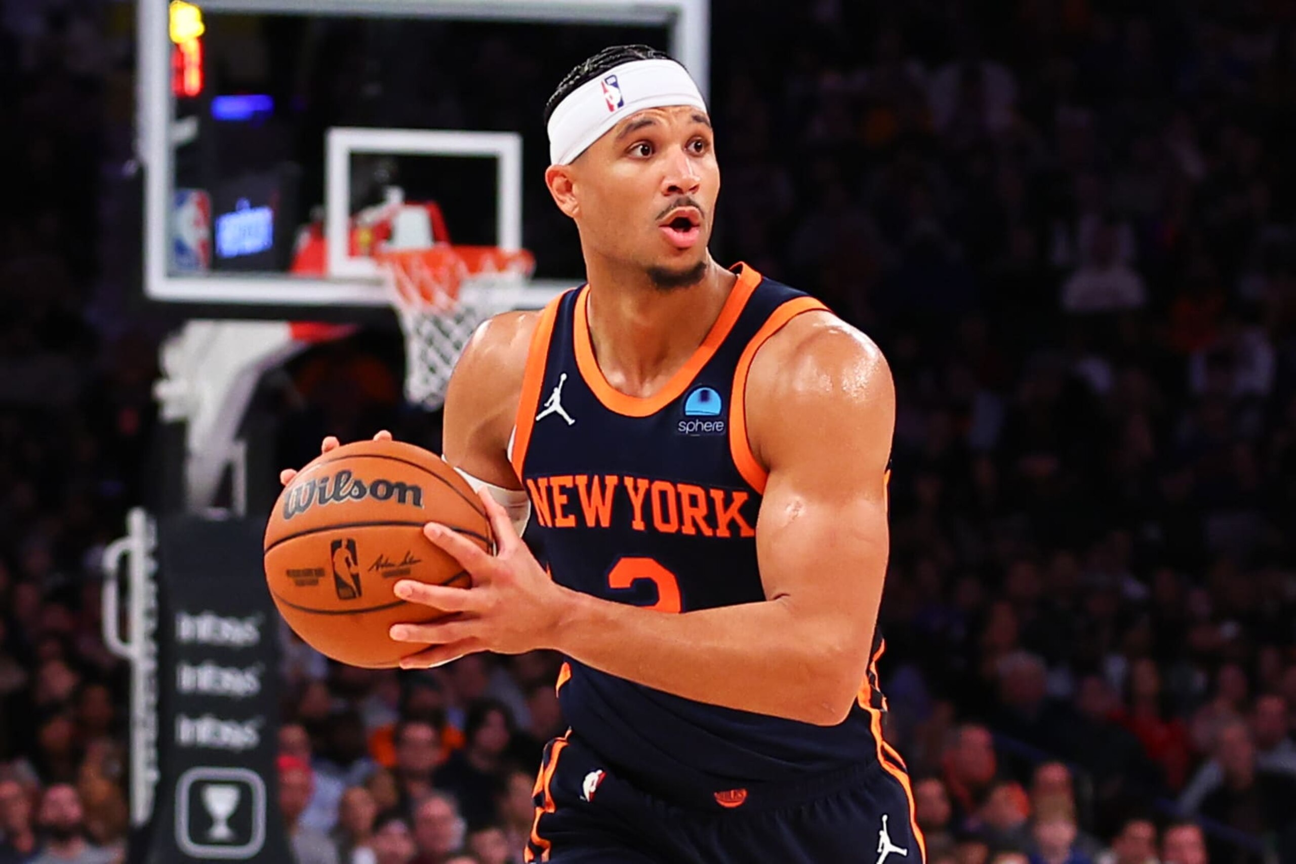 NEW YORK, NY - NOVEMBER 26:  Josh Hart #3 of the New York Knicks during the game against the Phoenix Suns at Madison Square Garden on November 26, 2023 in New York City.  NOTE TO USER: User expressly acknowledges and agrees that, by downloading and or using this photograph, User is consenting to the terms and conditions of the Getty Images License Agreement. (Photo by Rich Graessle/Getty Images)