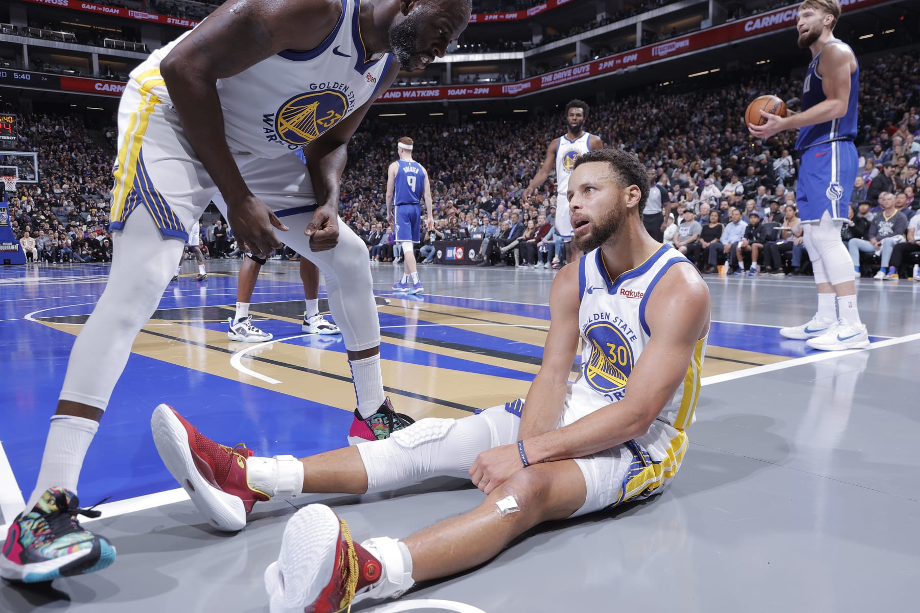 SACRAMENTO, CA - NOVEMBER 28: Stephen Curry #30 of the Golden State Warriors celebrates during the game against the Sacramento Kings during the In-Season Tournament on November 28, 2023 at Golden 1 Center in Sacramento, California. NOTE TO USER: User expressly acknowledges and agrees that, by downloading and or using this Photograph, user is consenting to the terms and conditions of the Getty Images License Agreement. Mandatory Copyright Notice: Copyright 2023 NBAE (Photo by Rocky Widner/NBAE via Getty Images)
