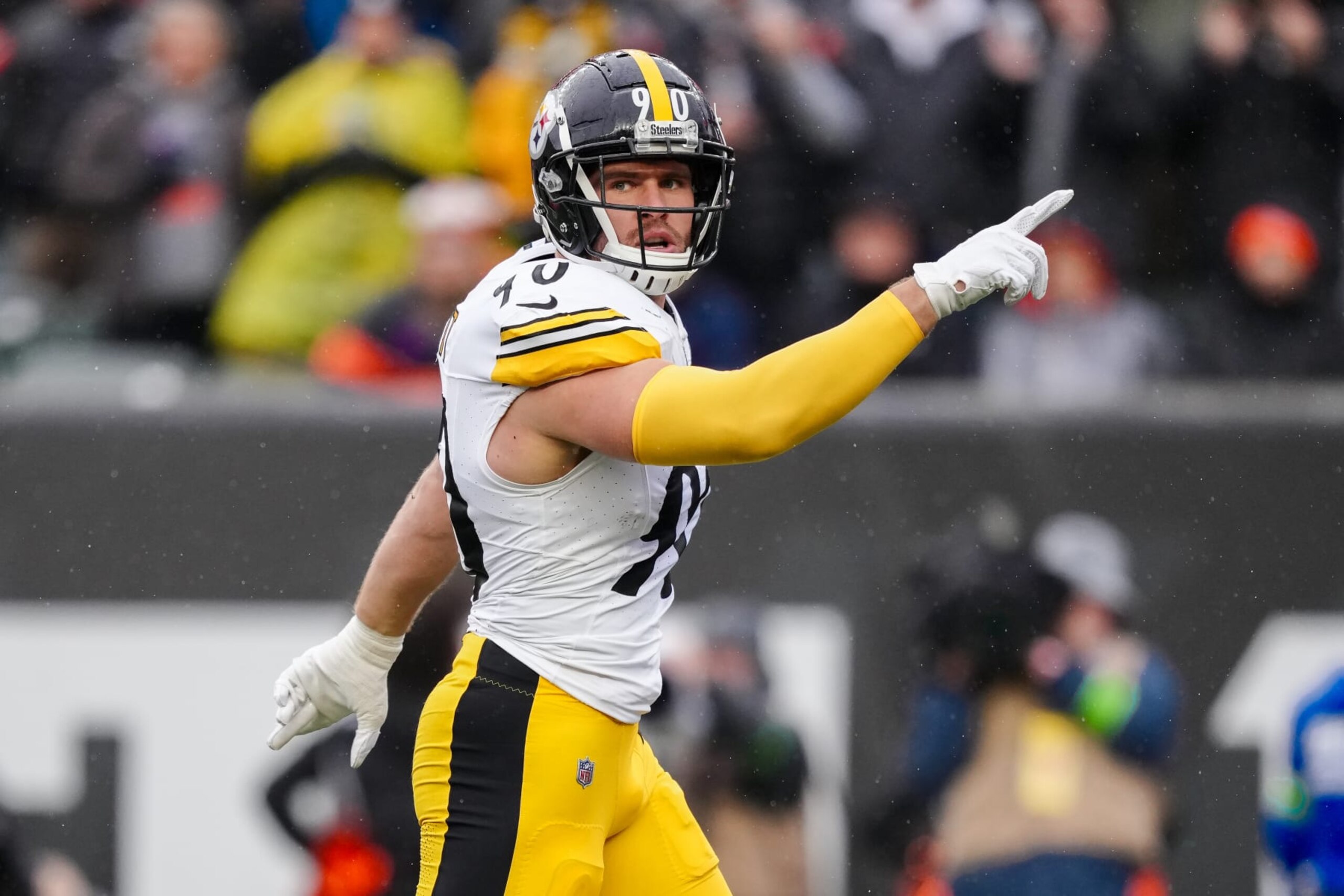 CINCINNATI, OHIO - NOVEMBER 26: T.J. Watt #90 of the Pittsburgh Steelers celebrates after making a sack in the first quarter against the Cincinnati Bengals at Paycor Stadium on November 26, 2023 in Cincinnati, Ohio. (Photo by Dylan Buell/Getty Images)