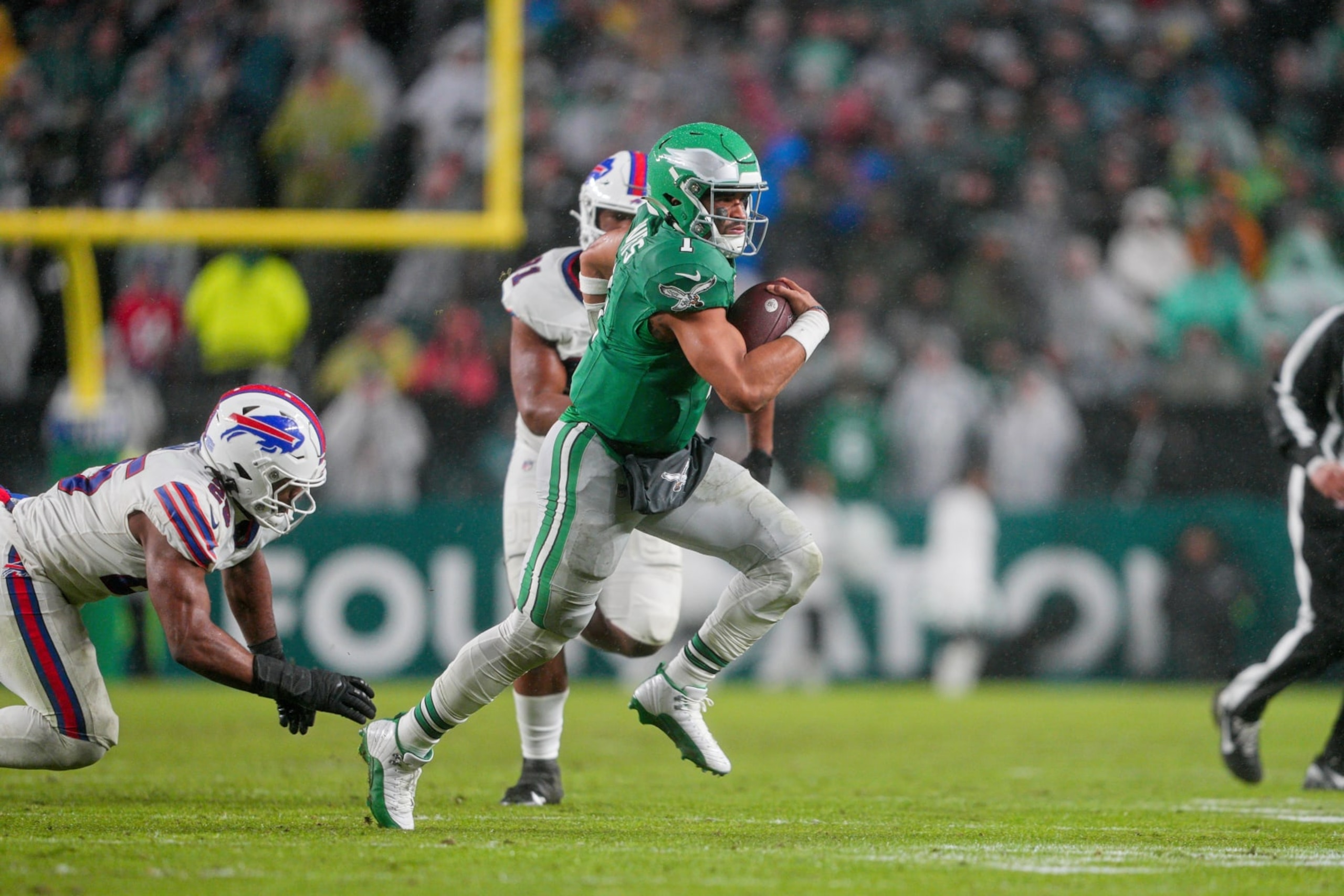 PHILADELPHIA, PA - NOVEMBER 26: Philadelphia Eagles quarterback Jalen Hurts (1) carries the ball during the game between the Buffalo Bills and the Philadelphia Eagles on November 26, 2023 at Lincoln Financial Field.(Photo by Andy Lewis/Icon Sportswire via Getty Images)