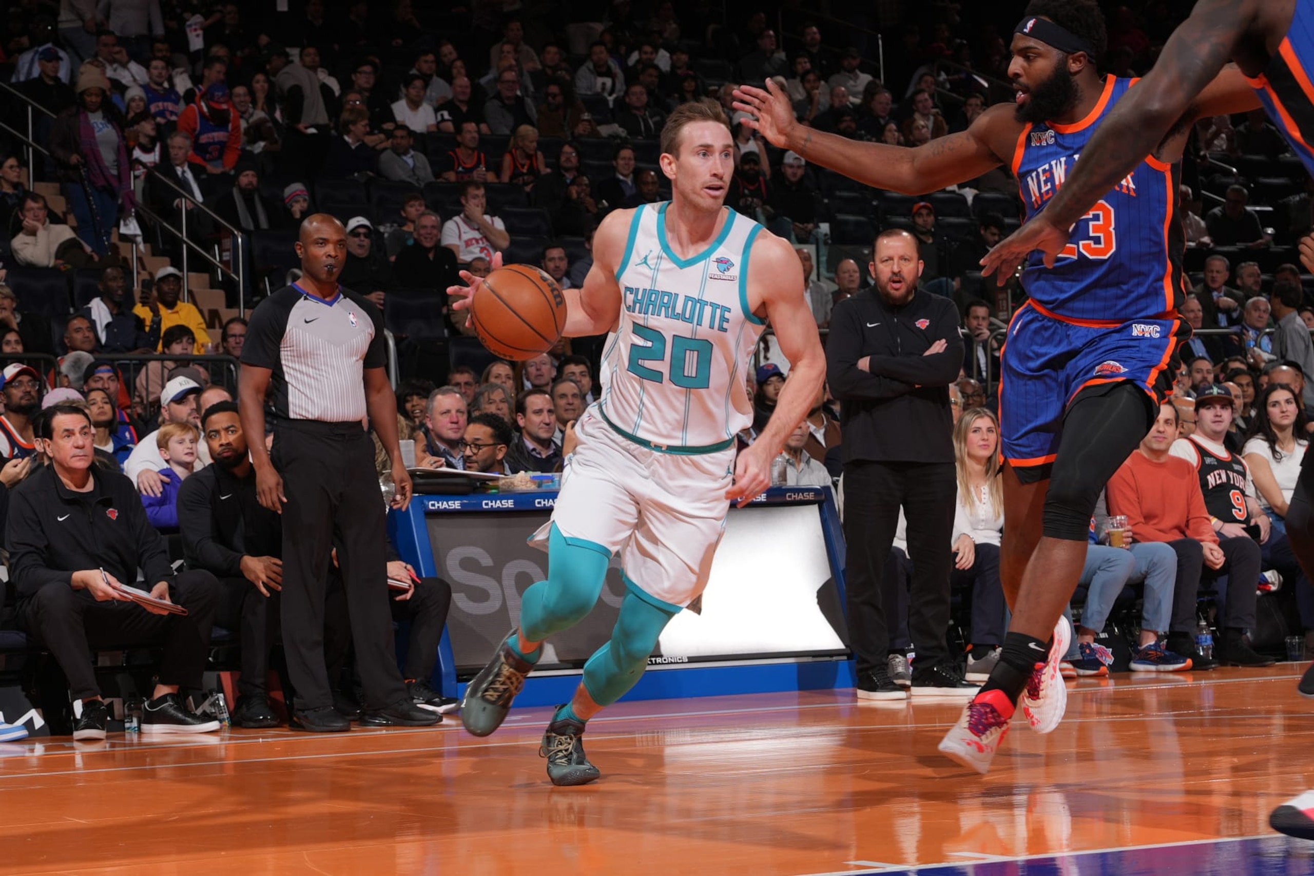 NEW YORK, NY - NOVEMBER 28: Gordon Hayward #20 of the Charlotte Hornets dribbles the ball during the game against the New York Knicks during the In-Season Tournament on November 28, 2023 at Madison Square Garden in New York City, New York.  NOTE TO USER: User expressly acknowledges and agrees that, by downloading and or using this photograph, User is consenting to the terms and conditions of the Getty Images License Agreement. Mandatory Copyright Notice: Copyright 2023 NBAE  (Photo by Jesse D. Garrabrant/NBAE via Getty Images)