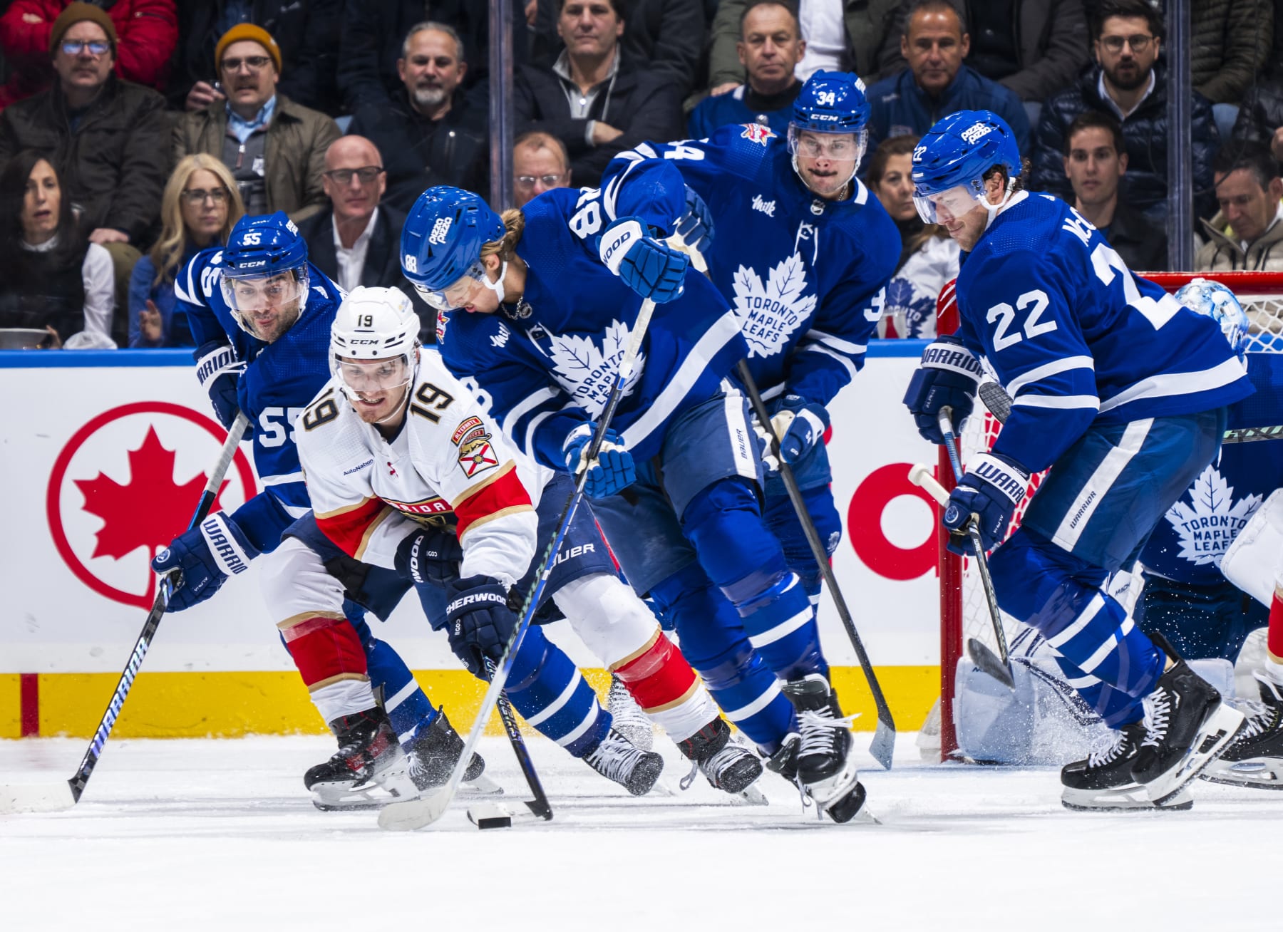 TORONTO, ON - NOVEMBER 28: William Nylander #88 of the Toronto Maple Leafs and Matthew Tkachuk #19 of the Florida Panthers battle for the puck during the first period at the Scotiabank Arena on November 28, 2023 in Toronto, Ontario, Canada. (Photo by Mark Blinch/NHLI via Getty Images)