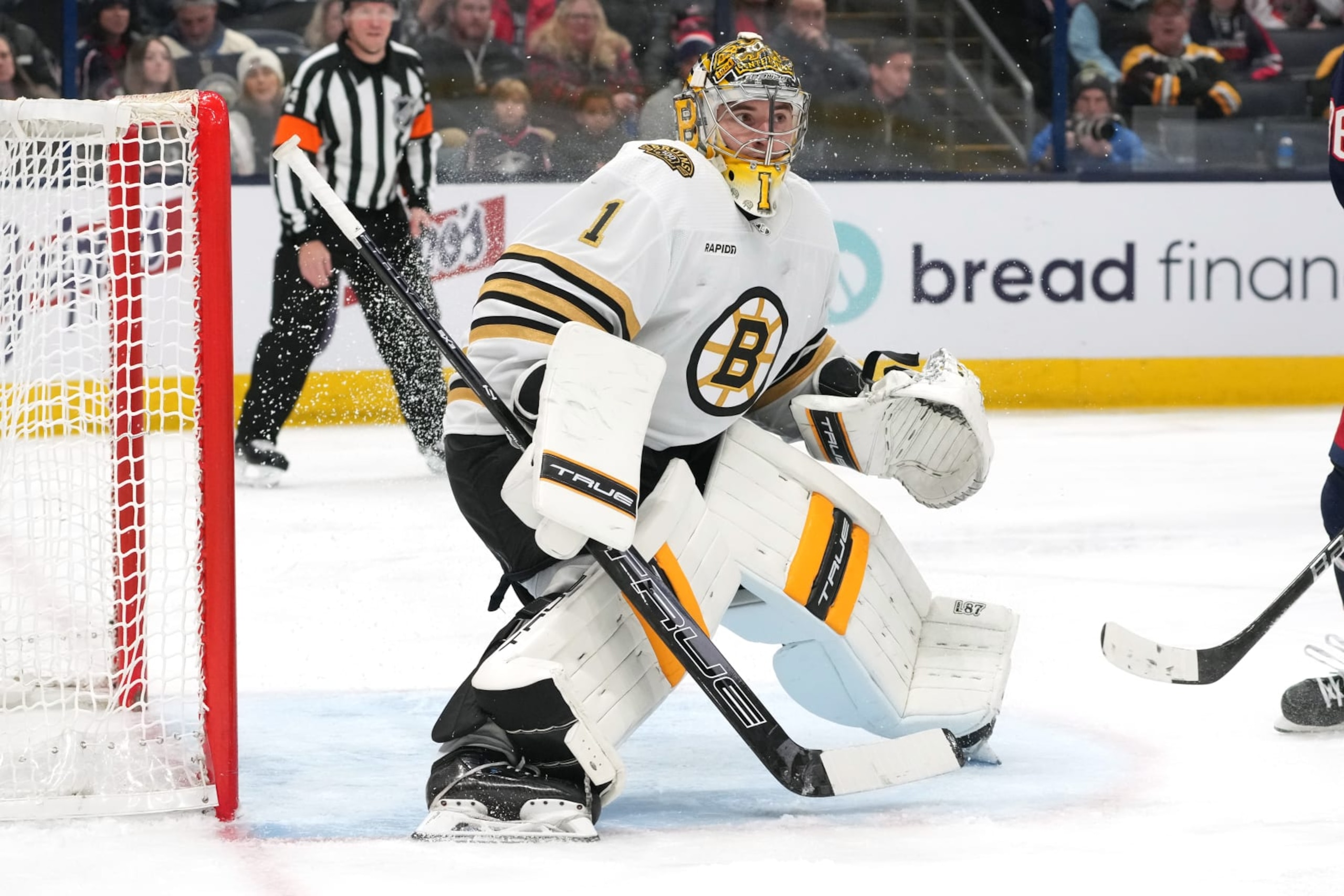 COLUMBUS, OHIO - NOVEMBER 27: Jeremy Swayman #1 of the Boston Bruins tends net during the second period against the Columbus Blue Jackets at Nationwide Arena on November 27, 2023 in Columbus, Ohio. (Photo by Jason Mowry/Getty Images)