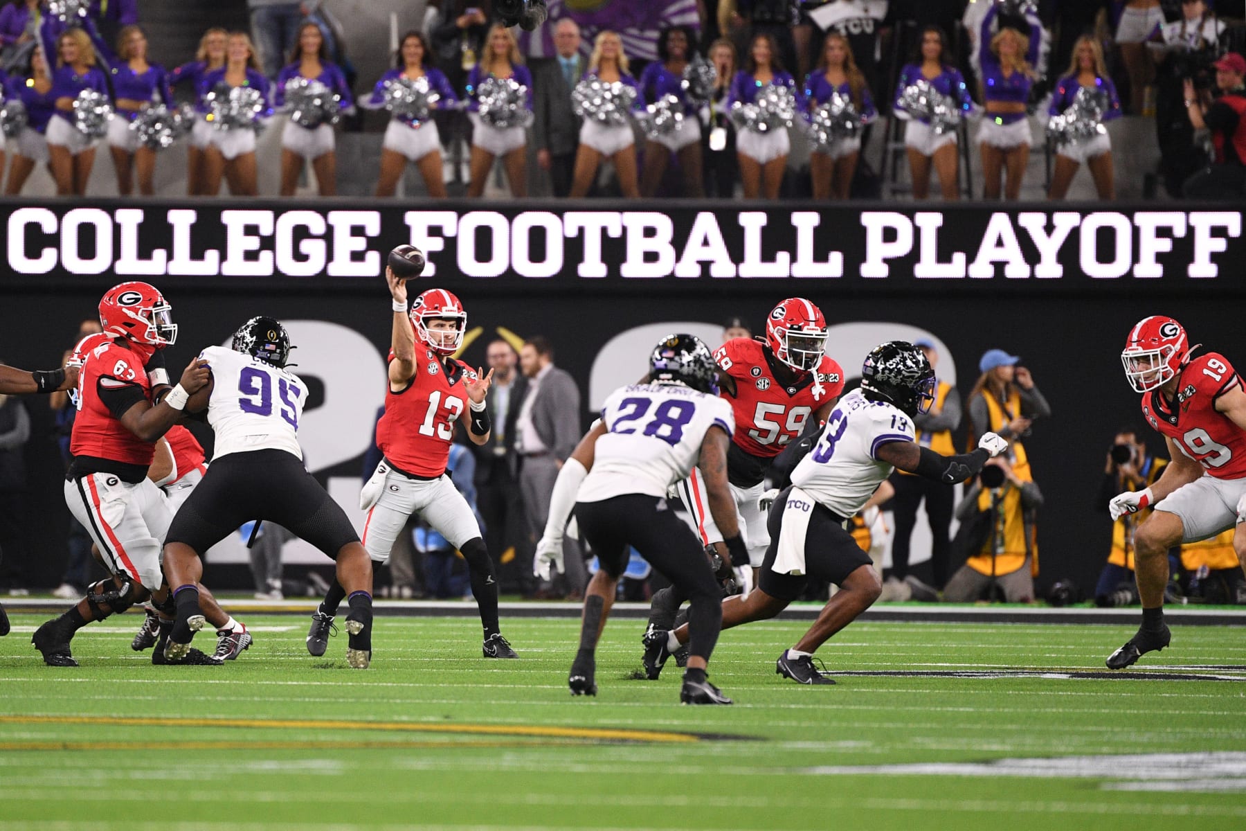 INGLEWOOD, CA - JANUARY 09: Georgia Bulldogs quarterback Stetson Bennett (13) throws a pass during the Georgia Bulldogs game versus the TCU Horned Frogs in the College Football Playoff National Championship game on January 9, 2023, at SoFi Stadium in Inglewood, CA. (Photo by Brian Rothmuller/Icon Sportswire via Getty Images)