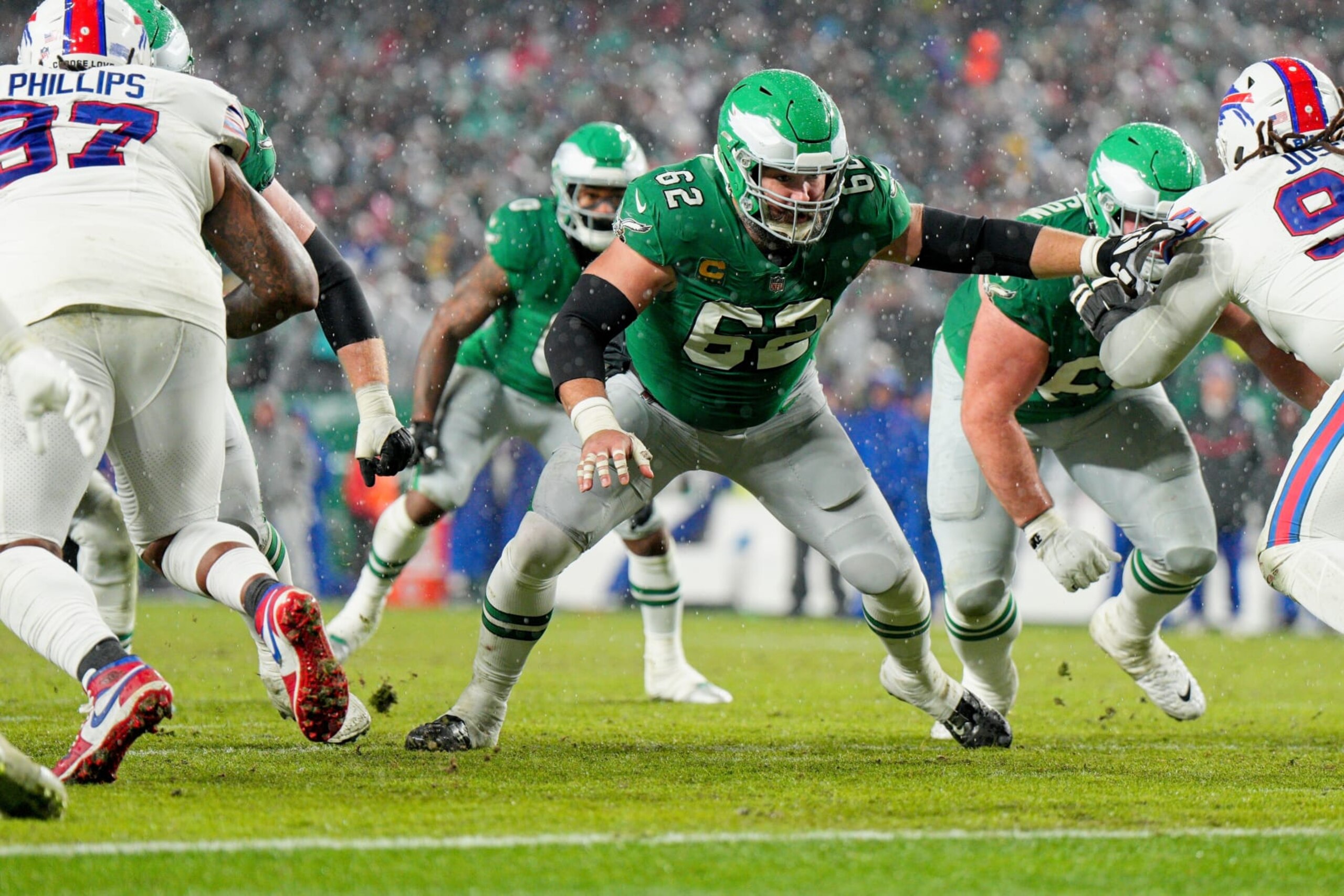 PHILADELPHIA, PA - NOVEMBER 26: Philadelphia Eagles center Jason Kelce (62) blocks during the game between the Buffalo Bills and the Philadelphia Eagles on November 26, 2023 at Lincoln Financial Field.(Photo by Andy Lewis/Icon Sportswire via Getty Images)