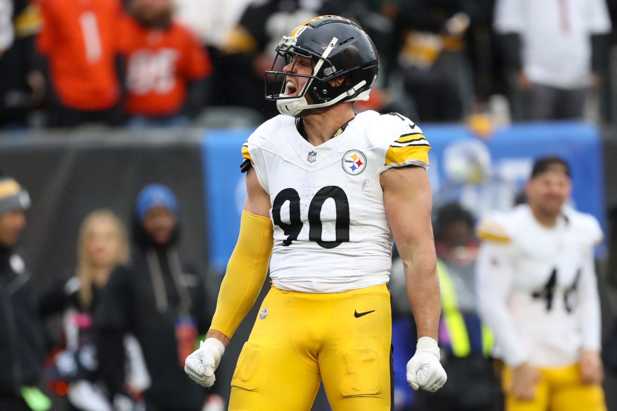 CINCINNATI, OH - NOVEMBER 26: Pittsburgh Steelers linebacker T.J. Watt (90) reacts after getting a sack during the game against the Pittsburgh Steelers and the Cincinnati Bengals on November 26, 2023, at Paycor Stadium in Cincinnati, OH. (Photo by Ian Johnson/Icon Sportswire via Getty Images) CINCINNATI, OH - NOVEMBER 26: Pittsburgh Steelers linebacker T.J. Watt (90) reacts after getting a sack during the game against the Pittsburgh Steelers and the Cincinnati Bengals on November 26, 2023, at Paycor Stadium in Cincinnati, OH. (Photo by Ian Johnson/Icon Sportswire via Getty Images)