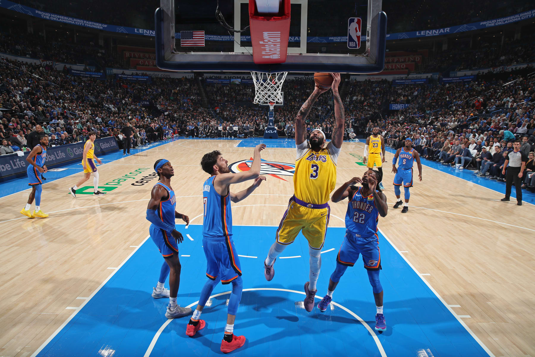 OKLAHOMA CITY, OK - NOVEMBER 30: Anthony Davis #3 of the Los Angeles Lakers drives to the basket during the game against the Oklahoma City Thunder on November 30, 2023 at Paycom Arena in Oklahoma City, Oklahoma. NOTE TO USER: User expressly acknowledges and agrees that, by downloading and or using this photograph, User is consenting to the terms and conditions of the Getty Images License Agreement. Mandatory Copyright Notice: Copyright 2023 NBAE (Photo by Zach Beeker/NBAE via Getty Images)