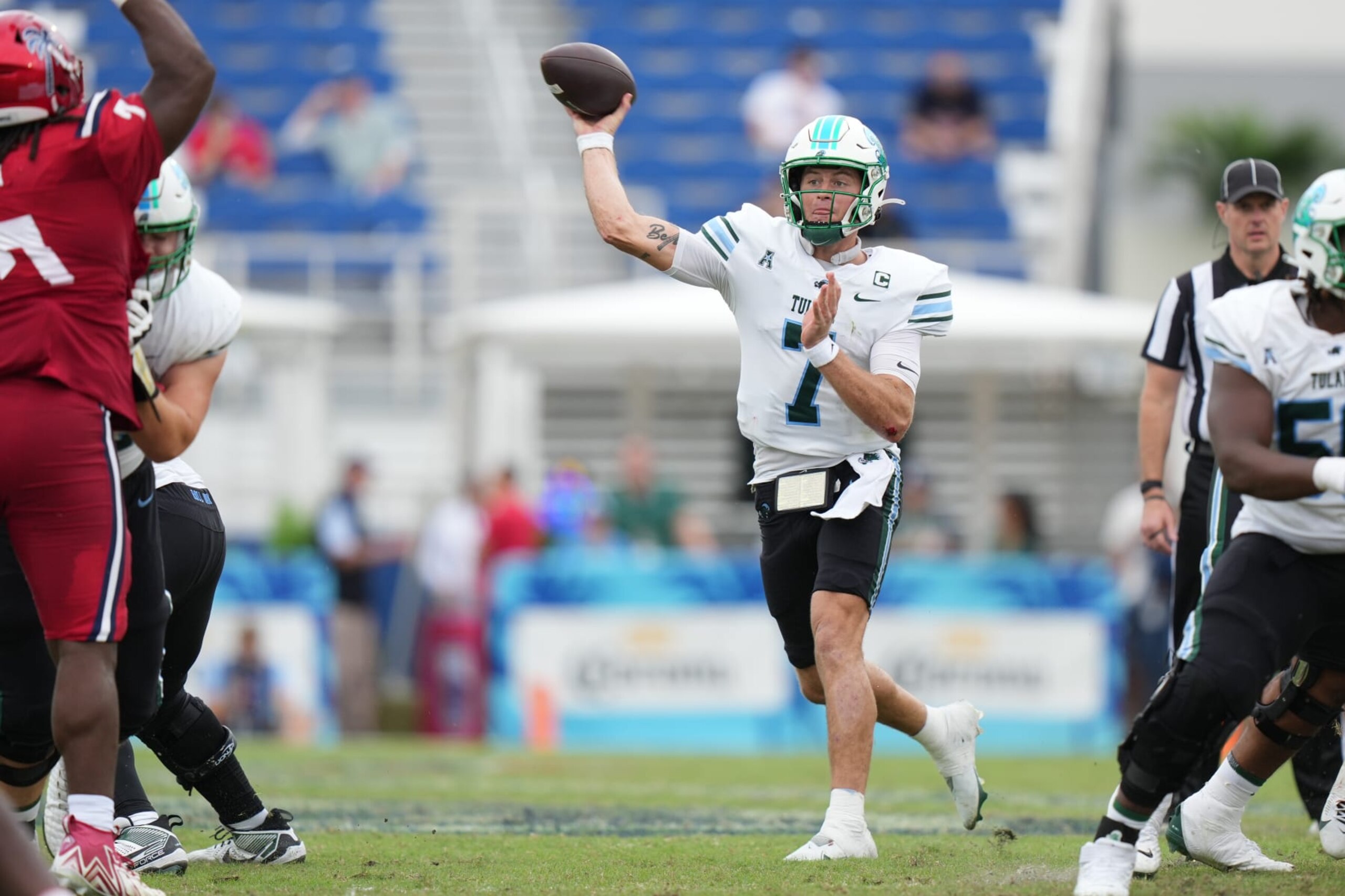 BOCA RATON, FL - NOVEMBER 18: Tulane Green Wave quarterback Michael Pratt (7) makes a pass attempt during the game between the Tulane Green Wave and the Florida Atlantic Owls on Saturday, November 18, 2023 at FAU Stadium, Boca Raton, Fla. (Photo by Peter Joneleit/Icon Sportswire via Getty Images) BOCA RATON, FL - NOVEMBER 18: Tulane Green Wave quarterback Michael Pratt (7) makes a pass attempt during the game between the Tulane Green Wave and the Florida Atlantic Owls on Saturday, November 18, 2023 at FAU Stadium, Boca Raton, Fla. (Photo by Peter Joneleit/Icon Sportswire via Getty Images)