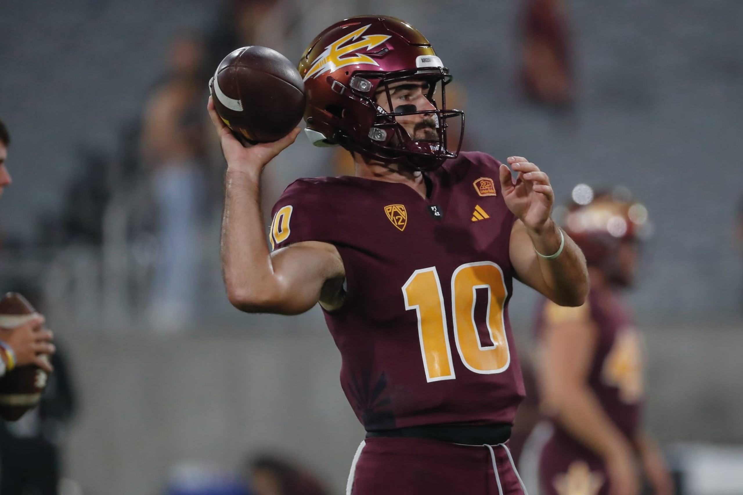 TEMPE, AZ - SEPTEMBER 23:  Arizona State Sun Devils quarterback Drew Pyne (10) warms up before the college football game between the USC Trojans and the Arizona State Sun Devils on September 23, 2023 at Mountain America Stadium in Tempe, Arizona. (Photo by Kevin Abele/Icon Sportswire via Getty Images)