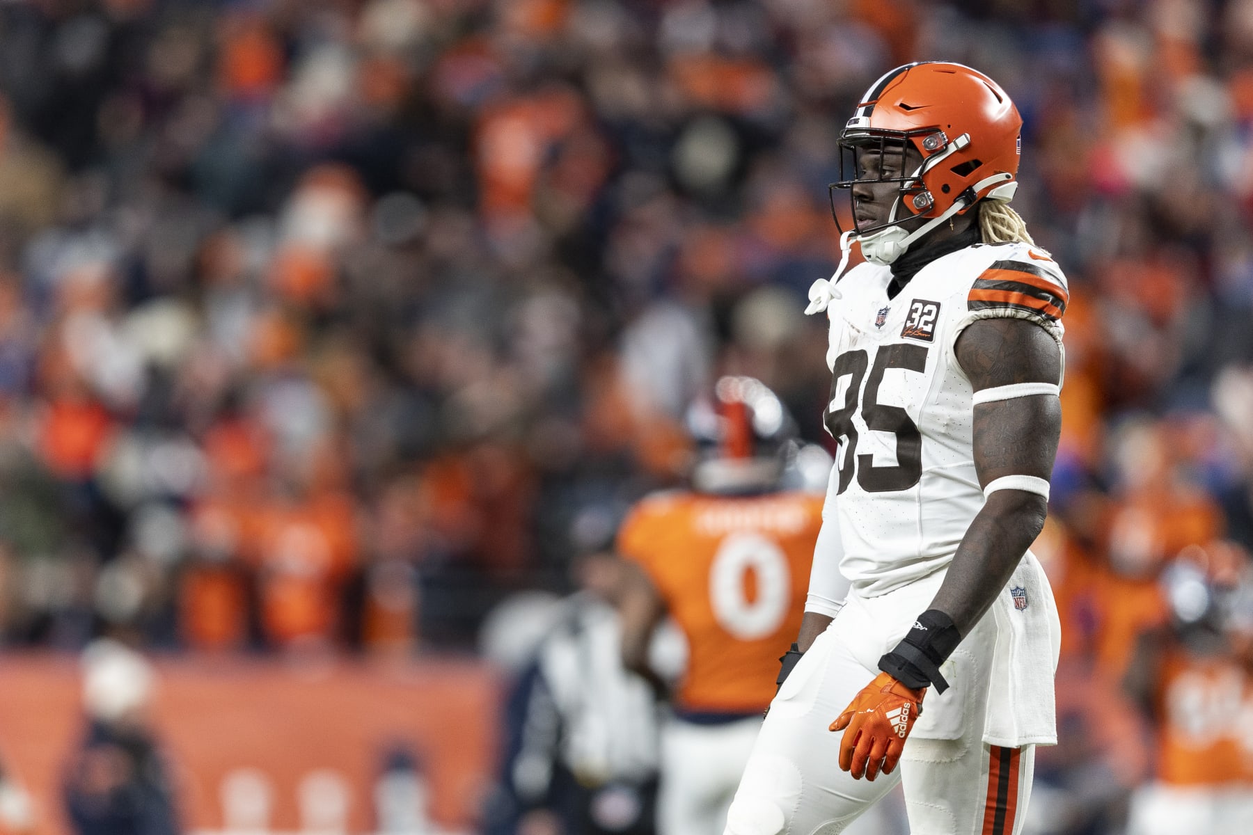 DENVER, COLORADO - NOVEMBER 26: David Njoku #85 of the Cleveland Browns looks on during an NFL football game between the Denver Broncos and the Cleveland Browns at Empower Field At Mile High on November 26, 2023 in Denver, Colorado. (Photo by Michael Owens/Getty Images)