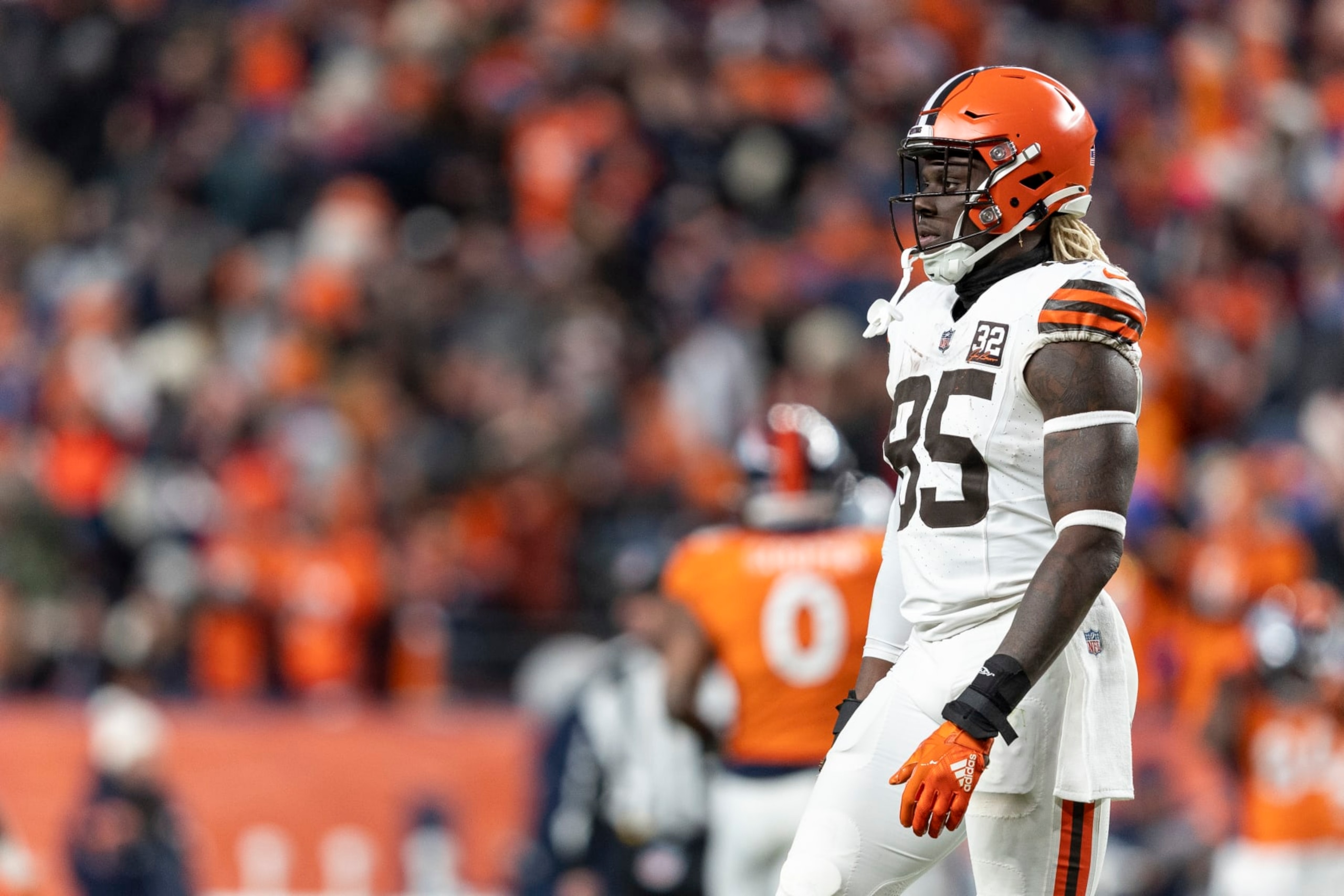 DENVER, COLORADO - NOVEMBER 26: David Njoku #85 of the Cleveland Browns looks on during an NFL football game between the Denver Broncos and the Cleveland Browns at Empower Field At Mile High on November 26, 2023 in Denver, Colorado. (Photo by Michael Owens/Getty Images)