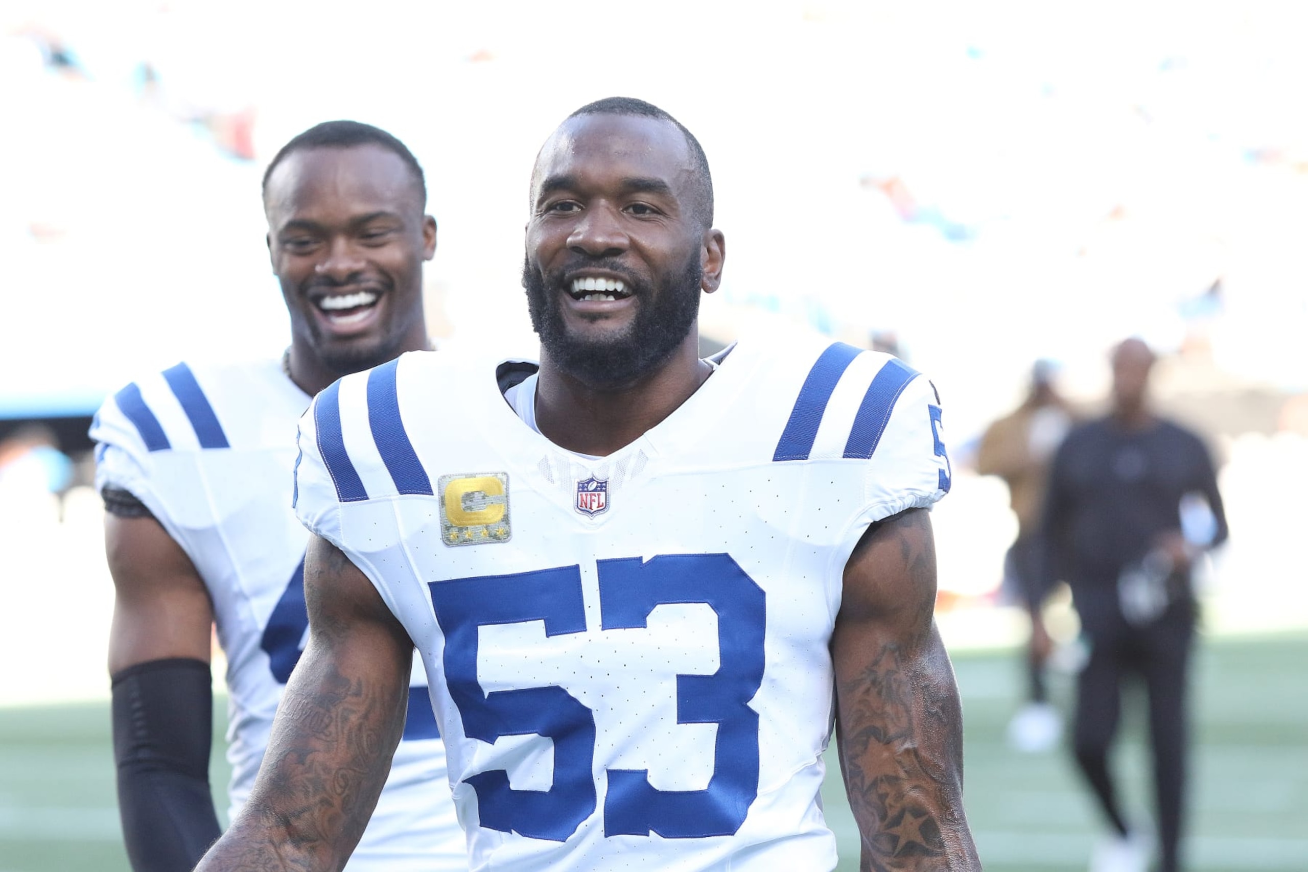 CHARLOTTE, NC - NOVEMBER 05: Indianapolis Colts outside linebacker Shaquille Leonard (53) during a NFL football game between the Indianapolis Colts and the Carolina Panthers on November 5, 2023 at Bank of America Stadium in Charlotte, N.C. (Photo by John Byrum/Icon Sportswire via Getty Images)