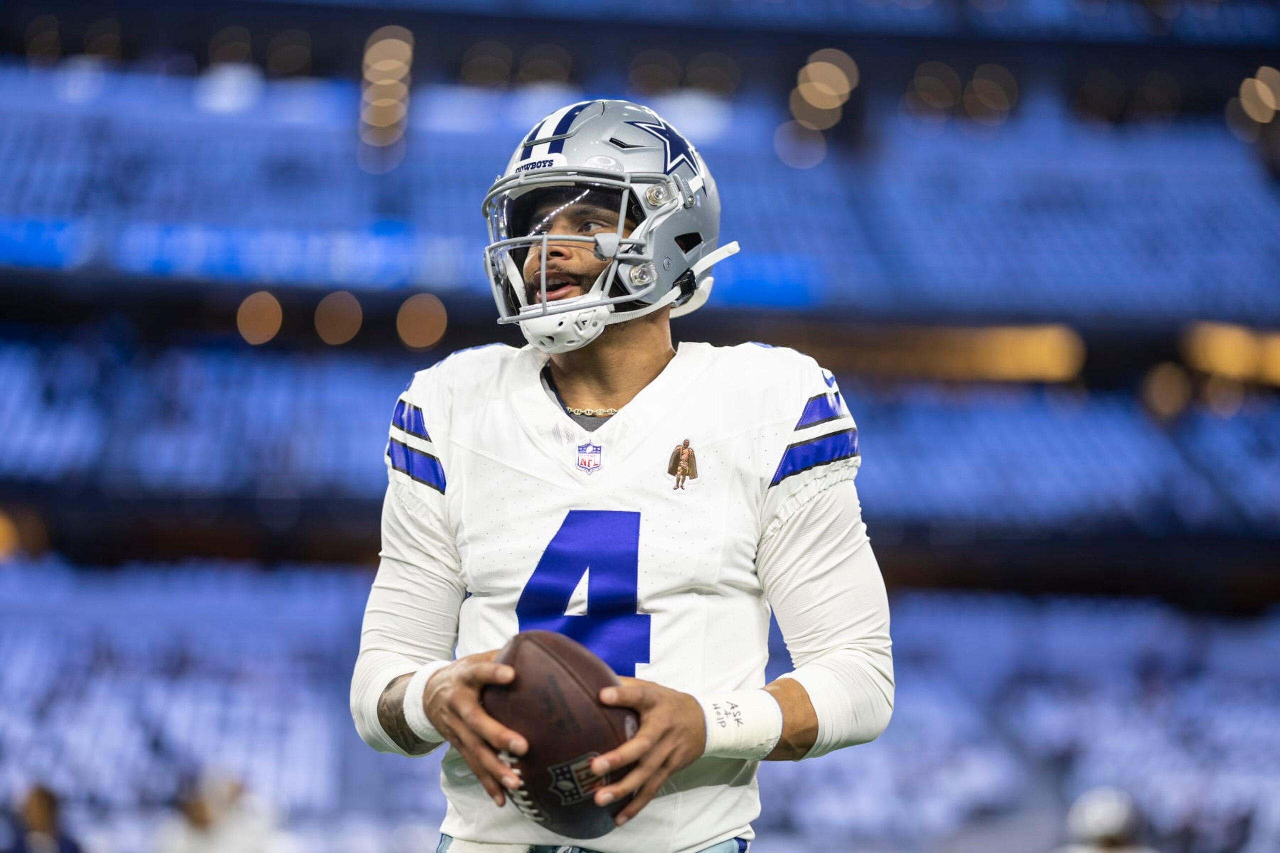 ARLINGTON, TEXAS - NOVEMBER 30: Dak Prescott #4 of the Dallas Cowboys looks to pass as he warms up prior to an NFL football game between the Dallas Cowboys and the Seattle Seahawks at AT&T Stadium on November 30, 2023 in Arlington, Texas. (Photo by Michael Owens/Getty Images)